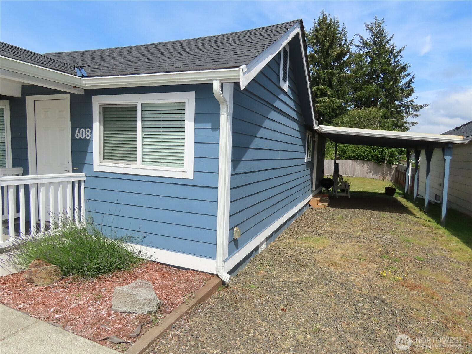 Property Photo:  608 S Forrest Street  WA 98595 