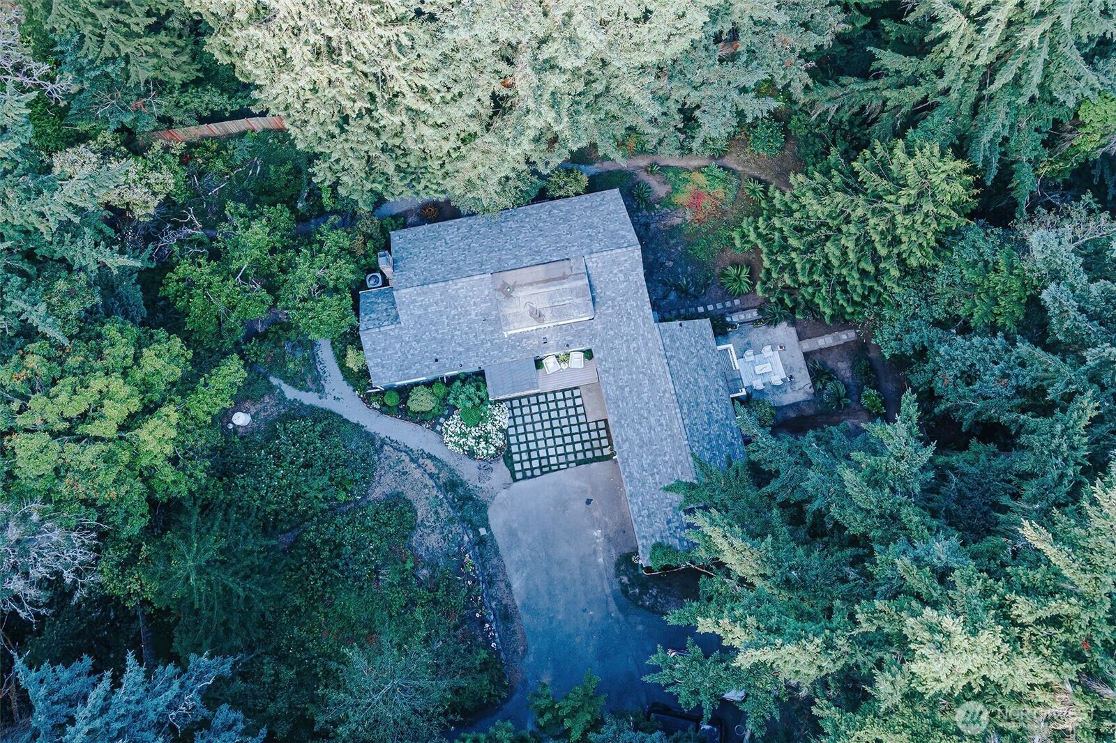 Property Photo:  1325 SW 120th Street  WA 98146 