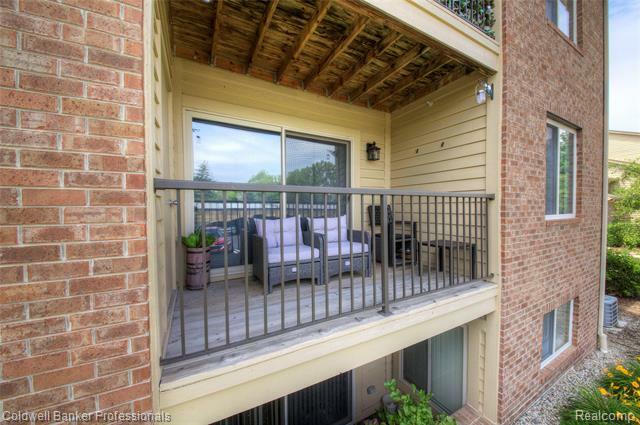 2635 Greenstone Boulevard 508  Auburn Hills MI 48326 photo