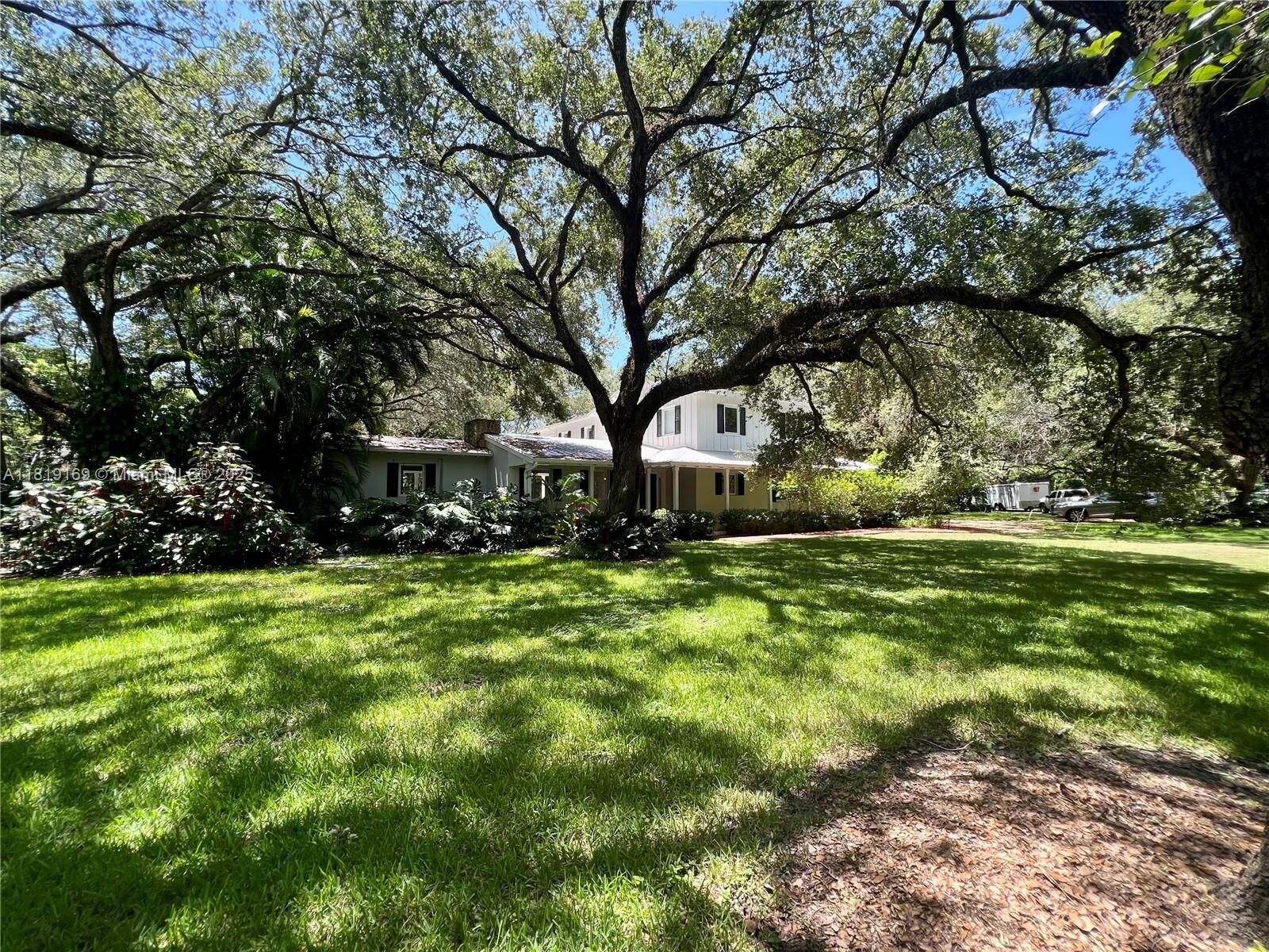 Property Photo: 6150 SW 92nd St FL 33156