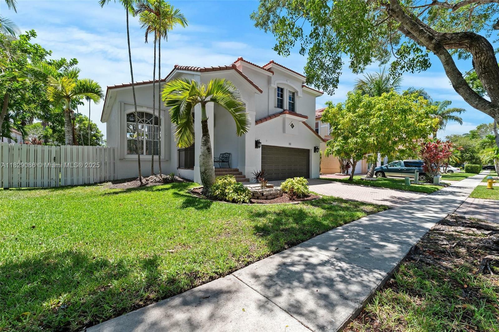 Property Photo: 960 NW 185th Ave FL 33029