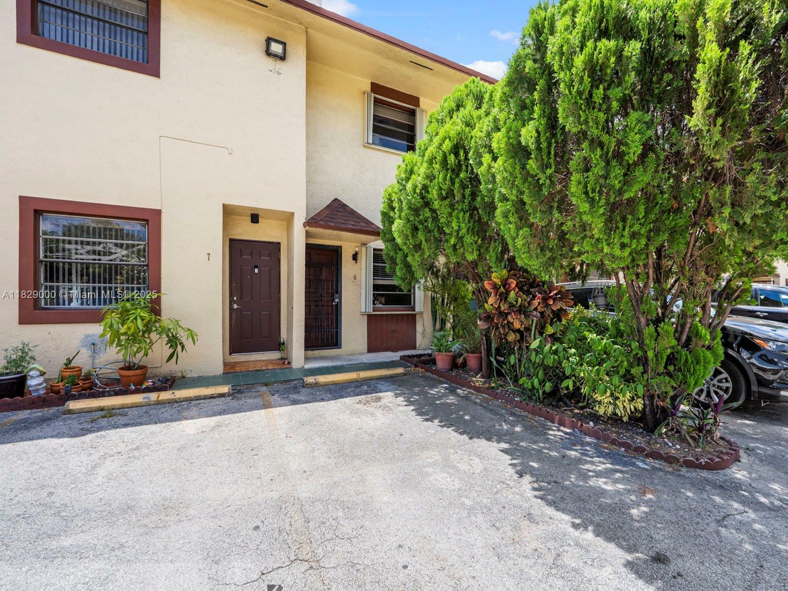 Property Photo: 1310 W 46th St 8 FL 33012