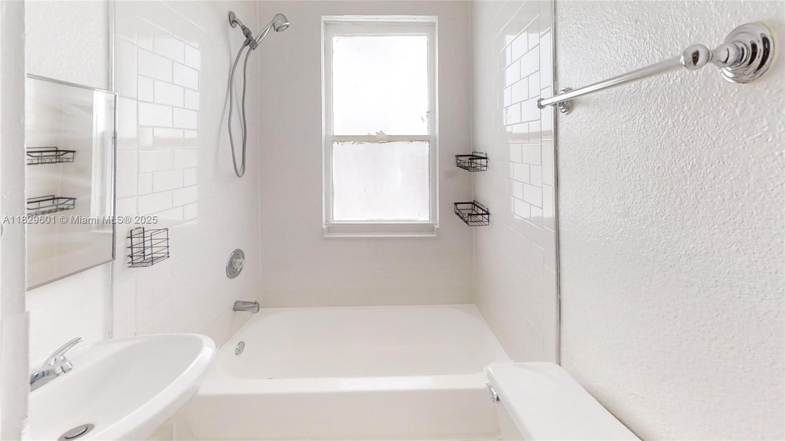 Property Photo: 126 Mendoza Ave 9 FL 33134