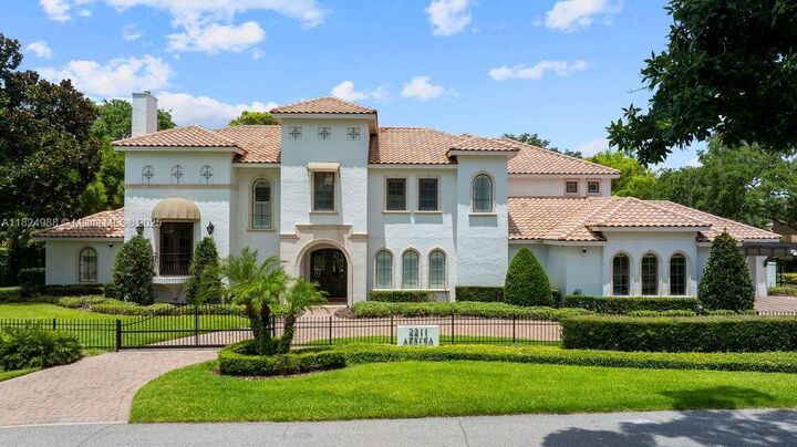 Property Photo: 2211 Azalea Pl FL 32789