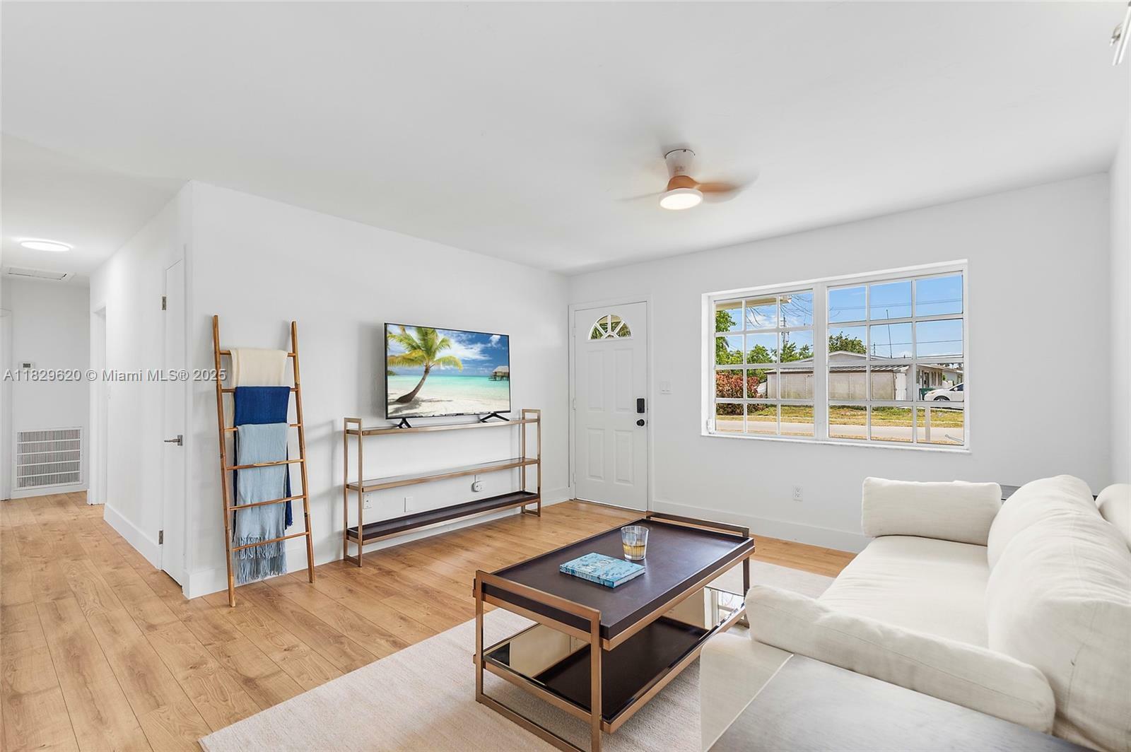 Property Photo: 9915 SW 212th St FL 33189