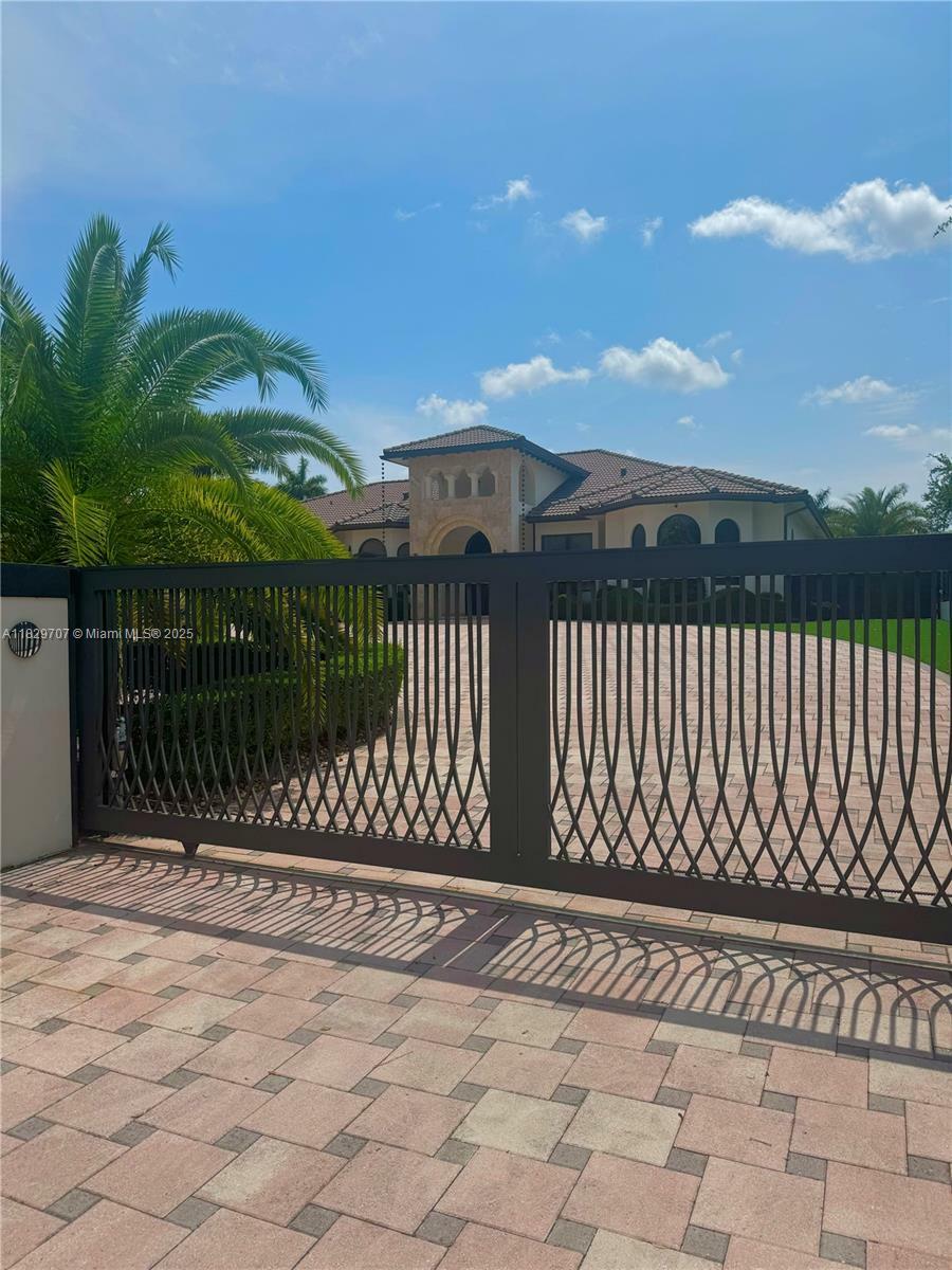 Property Photo: 115 NW 128th Ave FL 33182