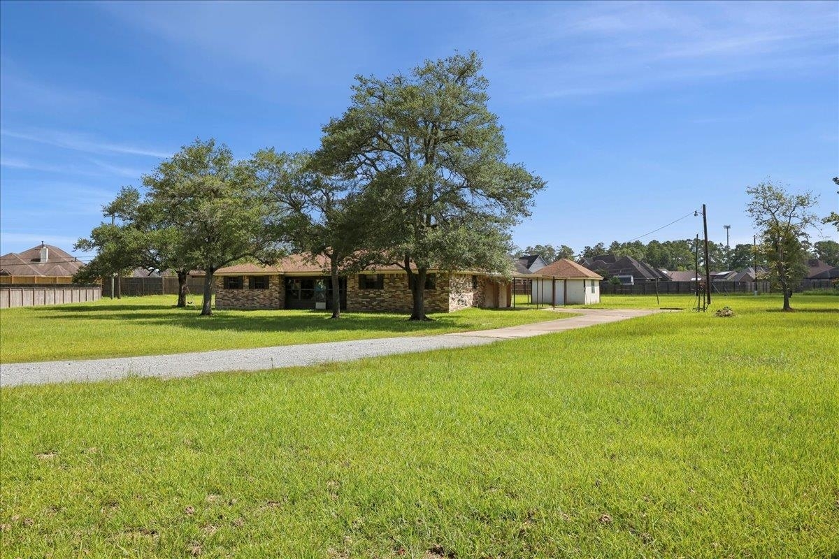Property Photo: 200 Pinata TX 77657