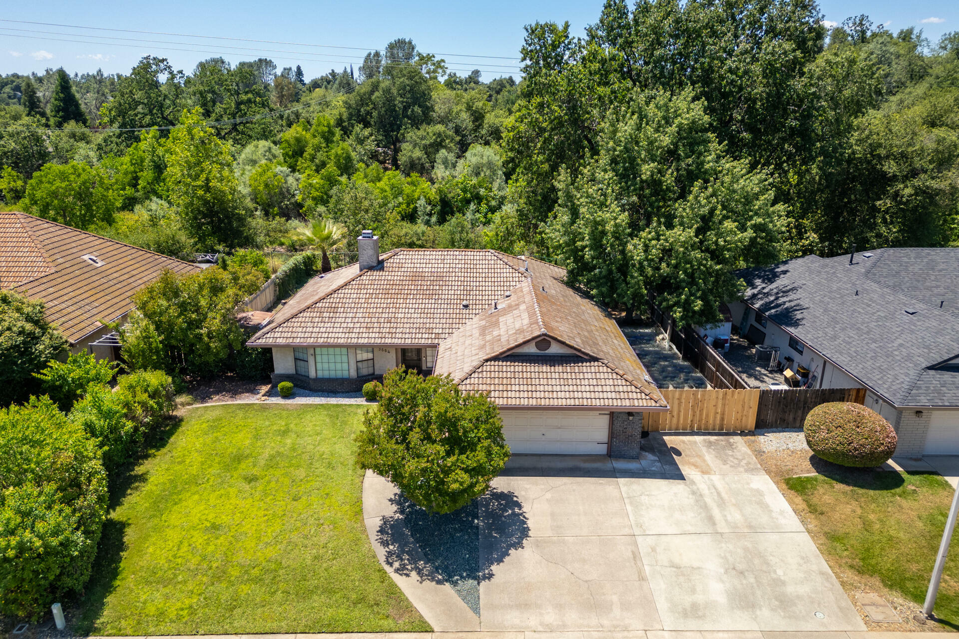 3664 Somerset Avenue  Redding CA 96002 photo
