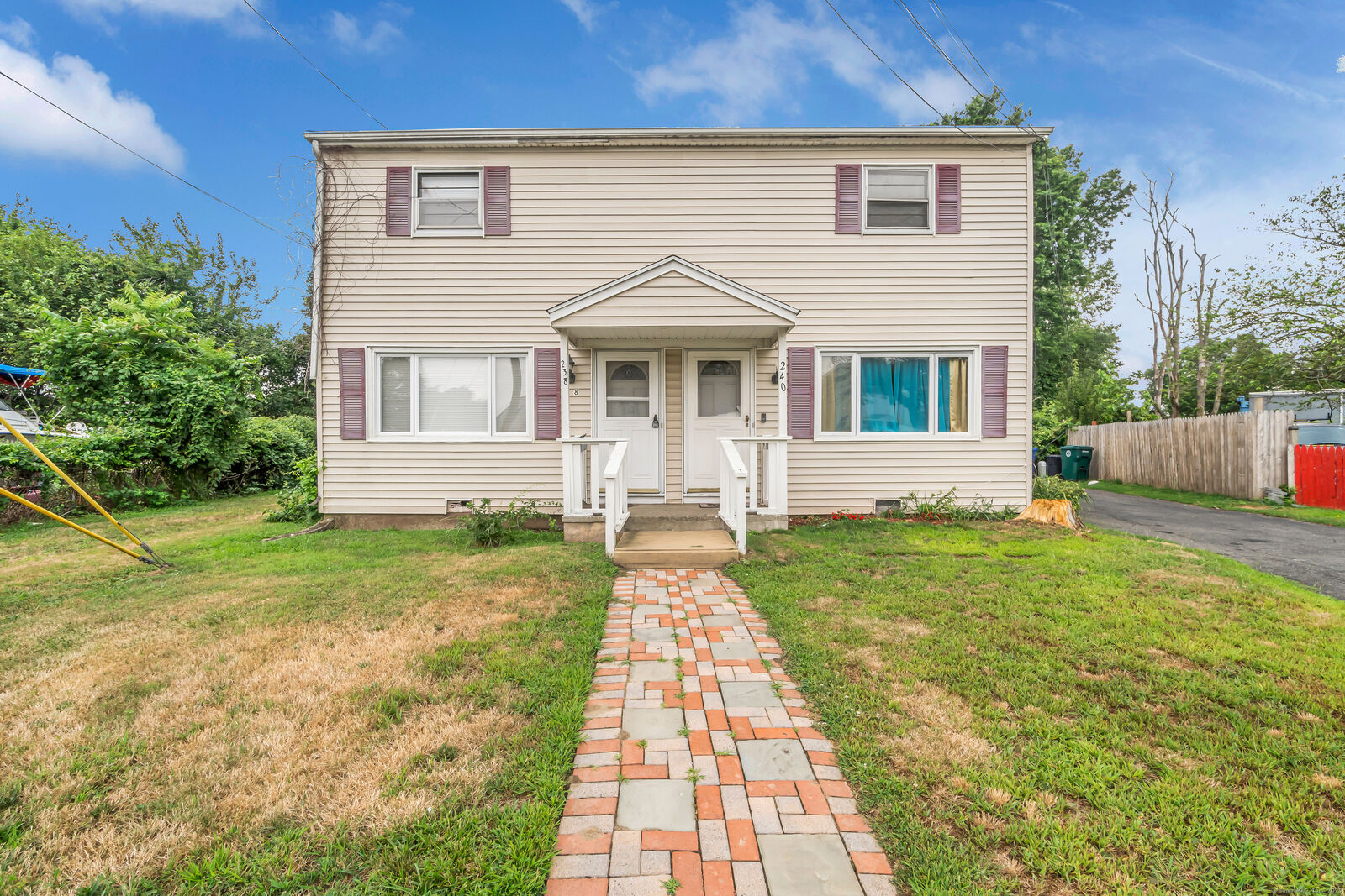 Property Photo:  238 Larkin Court  CT 06615 