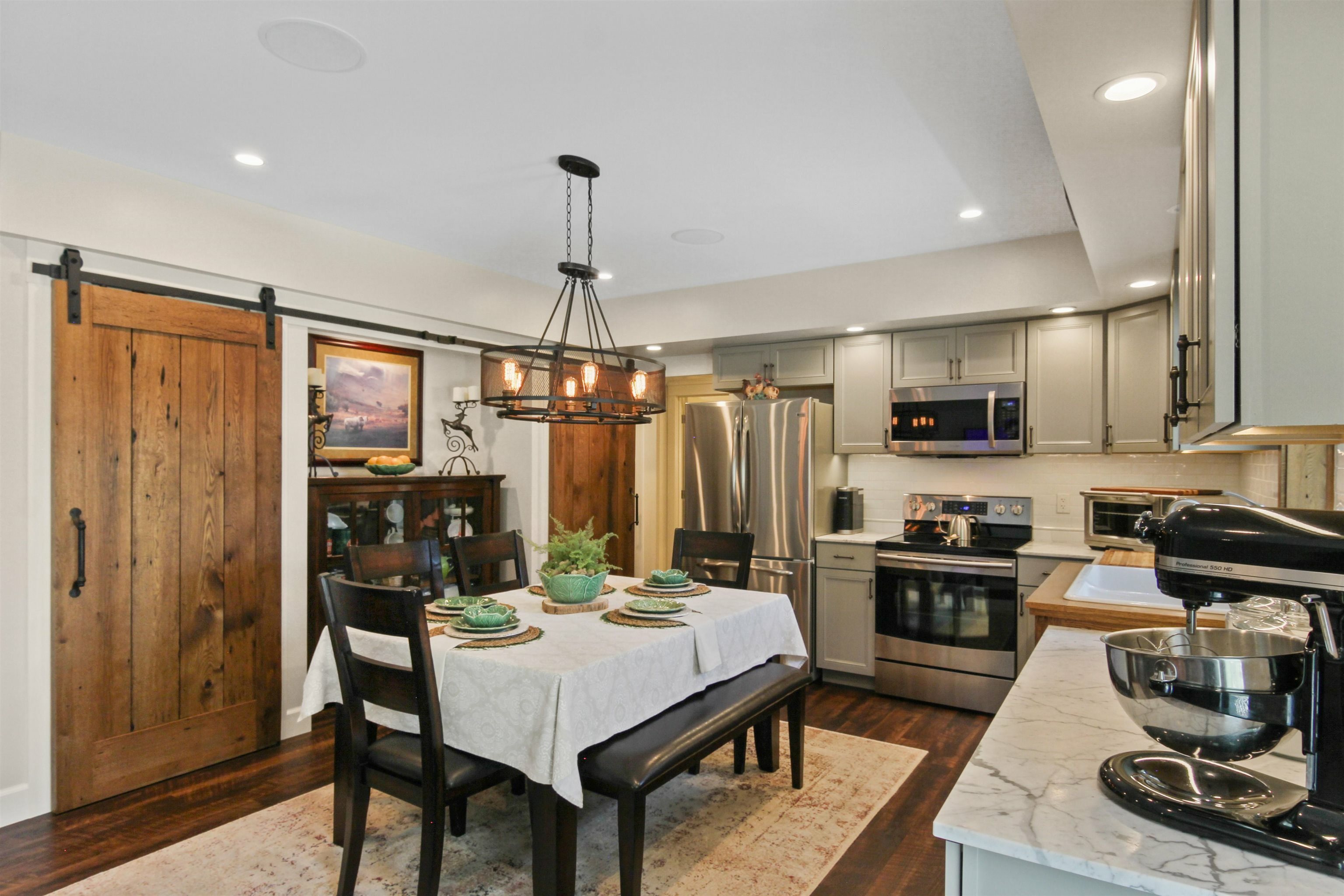 Property Photo: 15 Guinevere Dr WA 99180