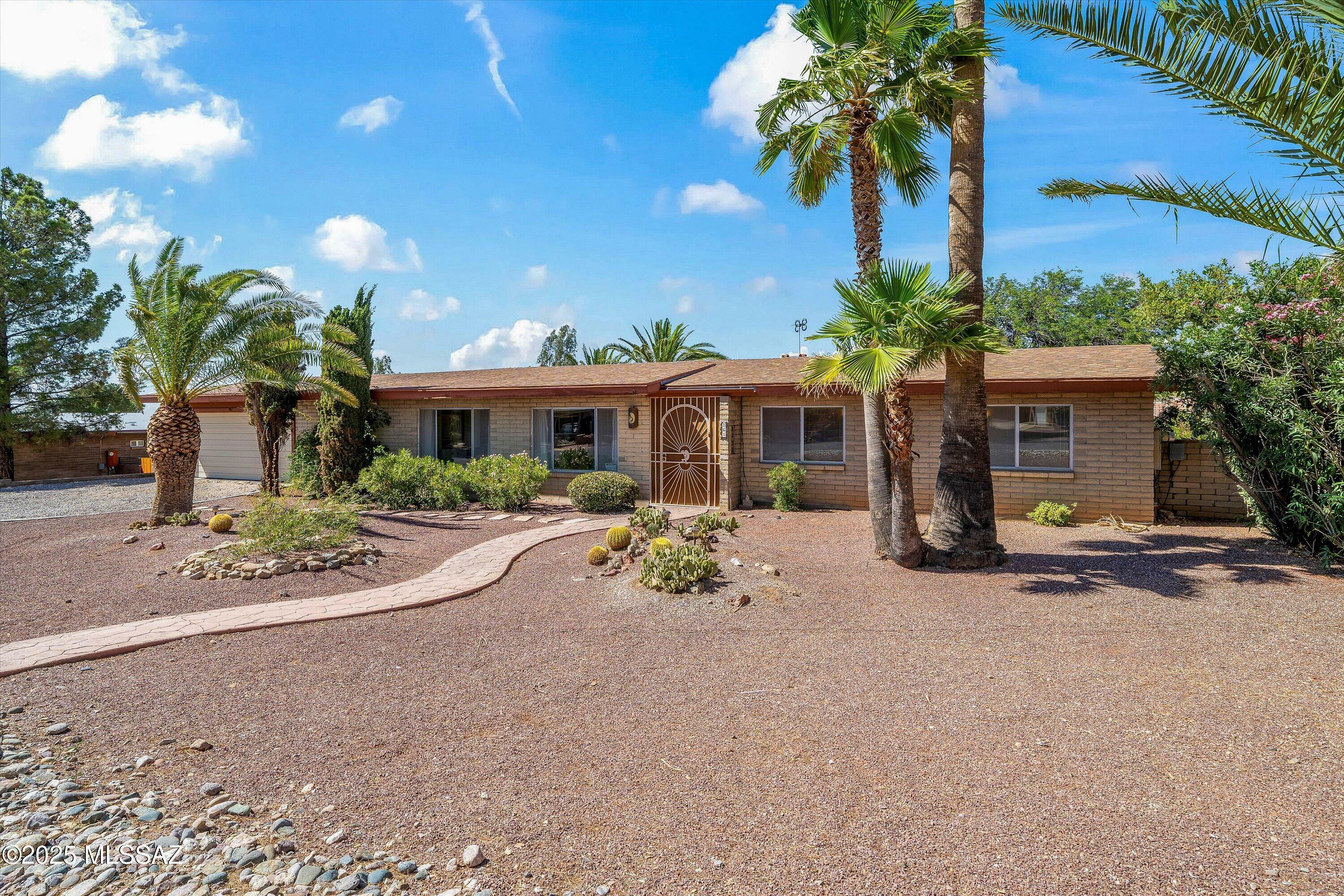 Property Photo: 261 S Atlanta Drive AZ 85641
