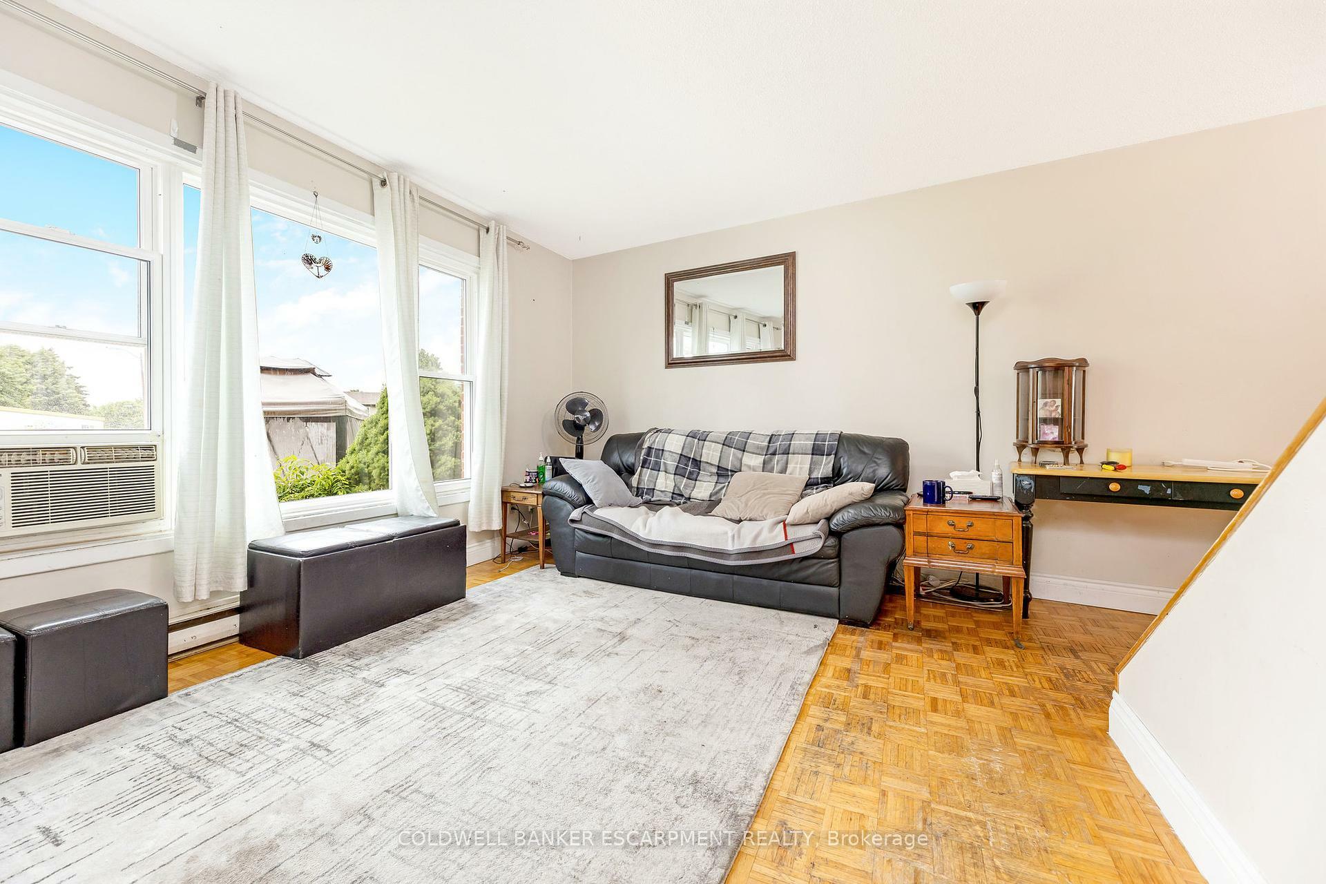 Property Photo:  9 Kingham Road  ON L7J 1S3 
