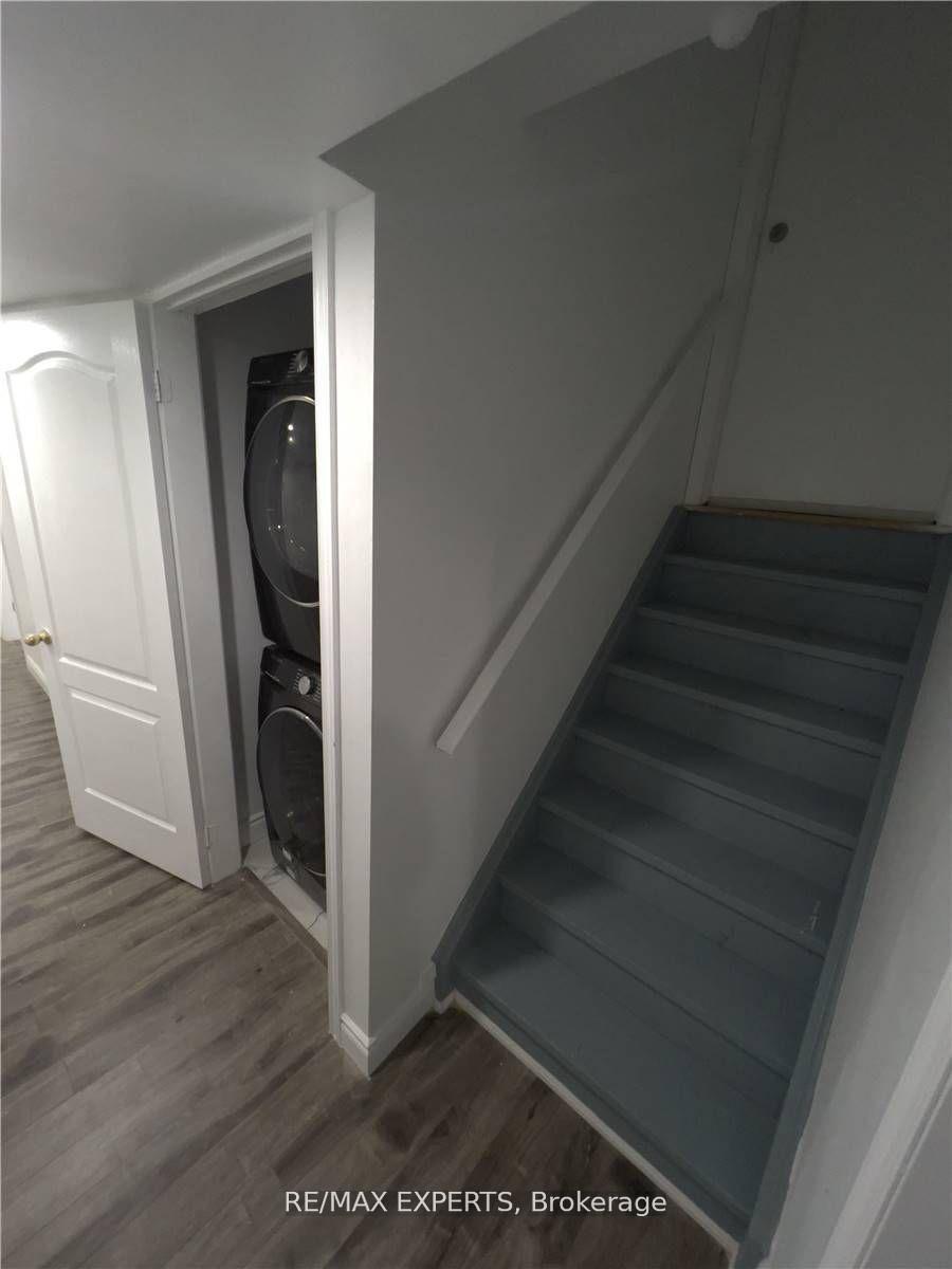Property Photo: 43 Jingle Crescent Lower ON L6S 0A8