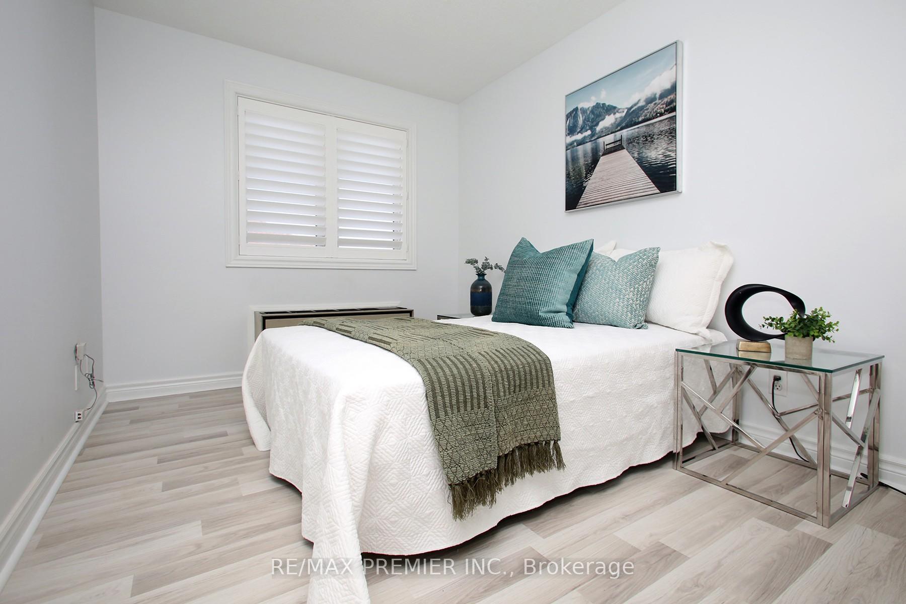 Property Photo: 189 Lake Drive Way W 407 ON L1S 7J1