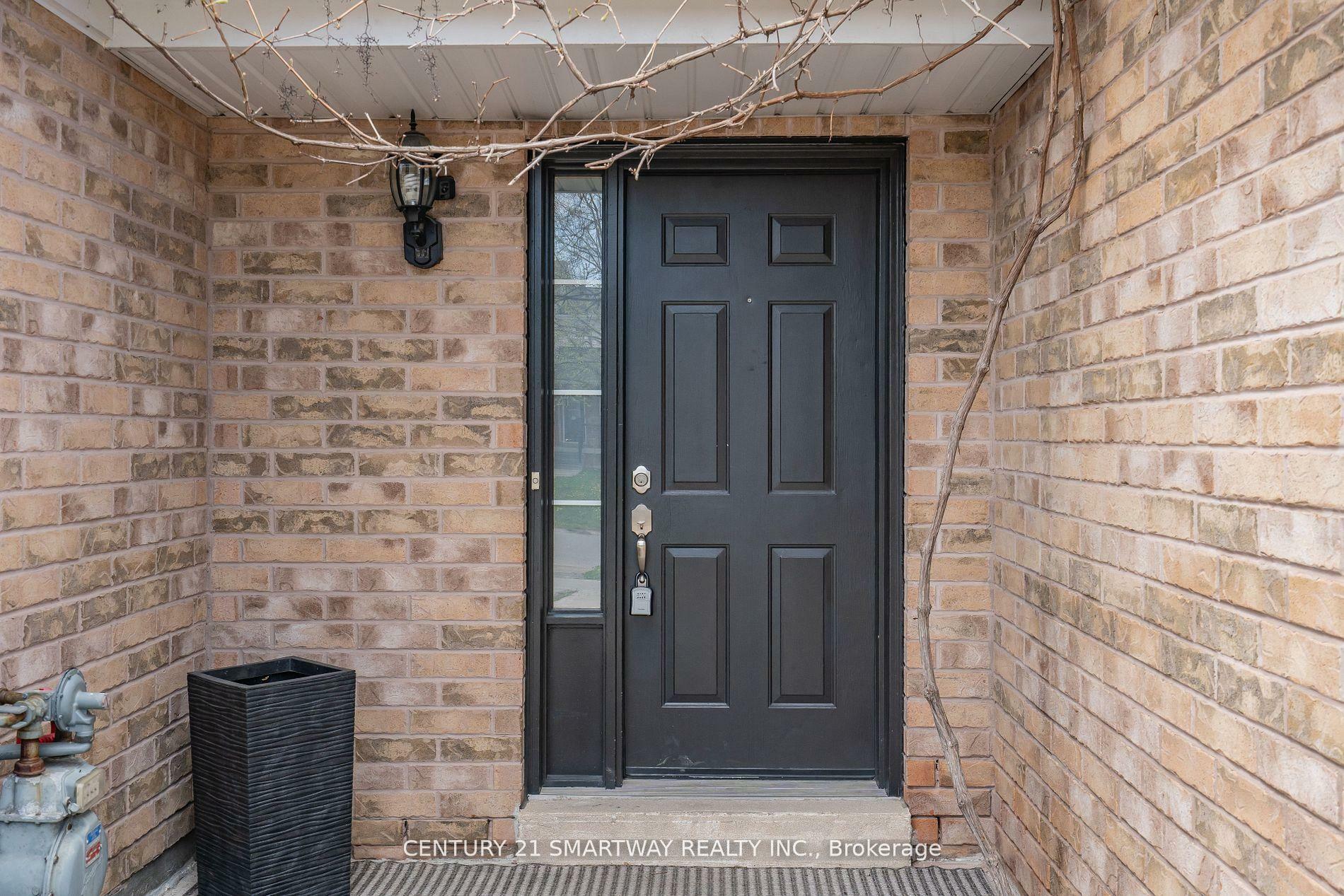 Property Photo: 56 Pickett Crescent ON L4N 8C1
