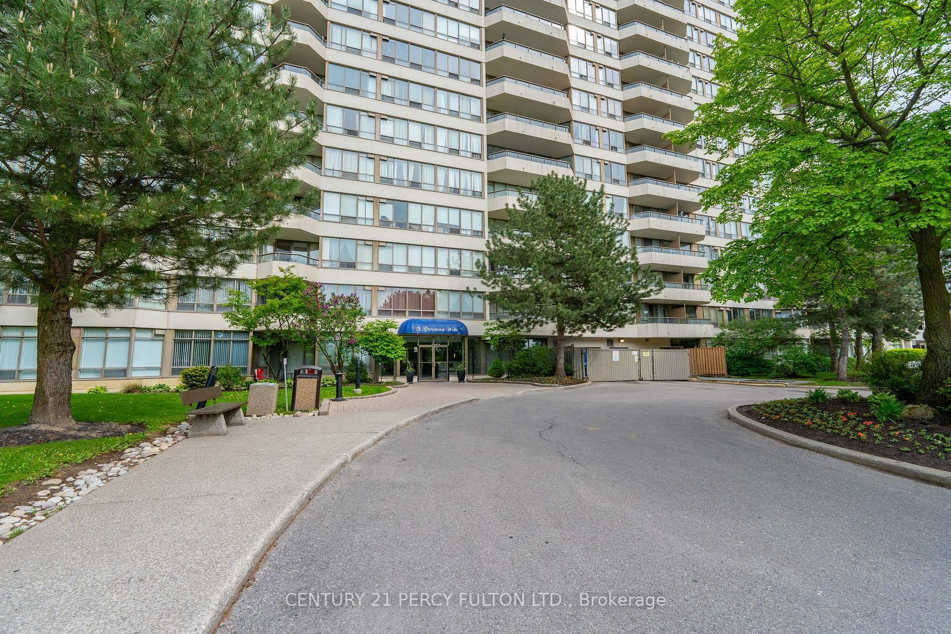 Photo de la propriété:  3 Greystone Walk Drive 925  ON M1K 5J4 