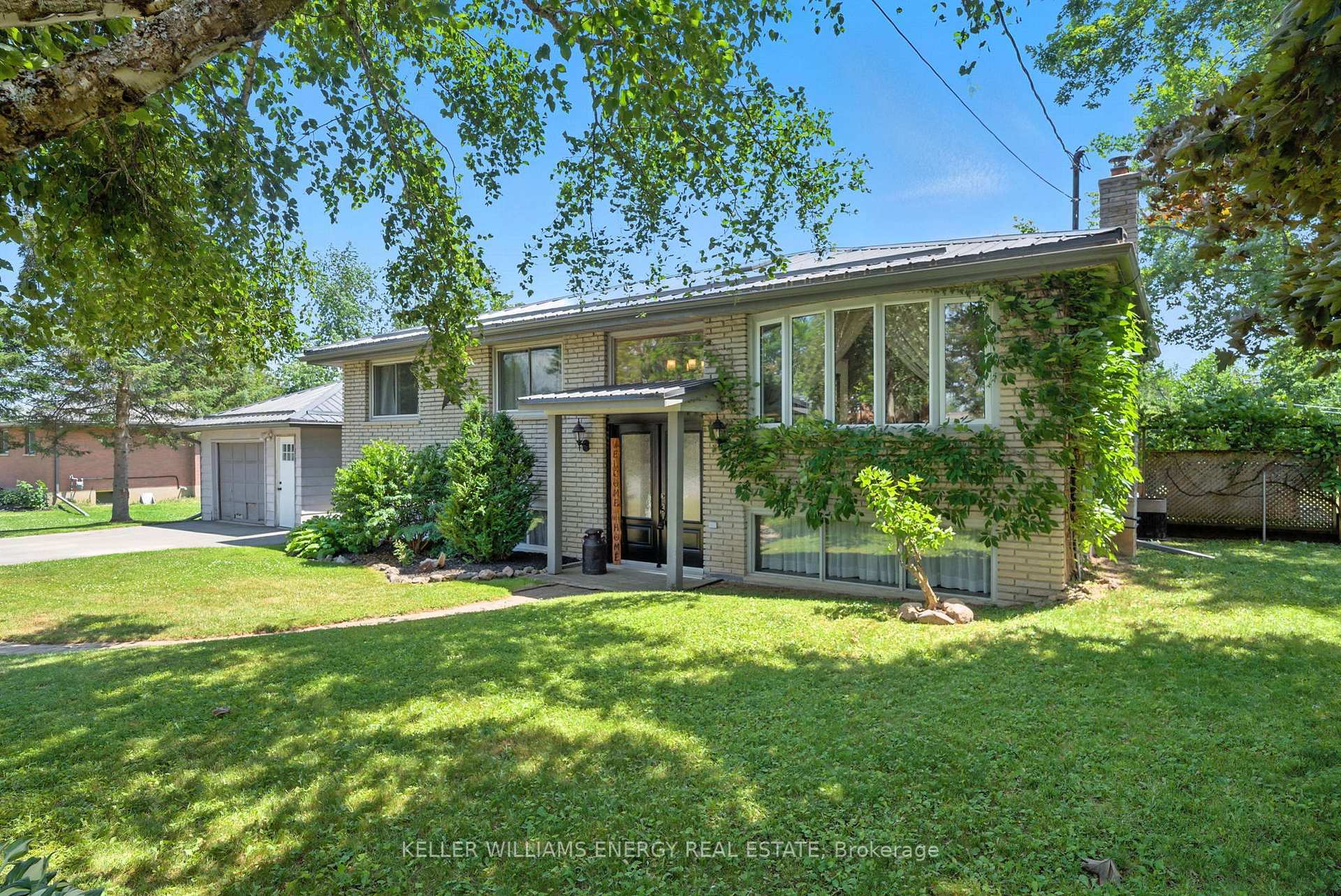 685 Young Street  Selwyn ON K9J 6X2 photo