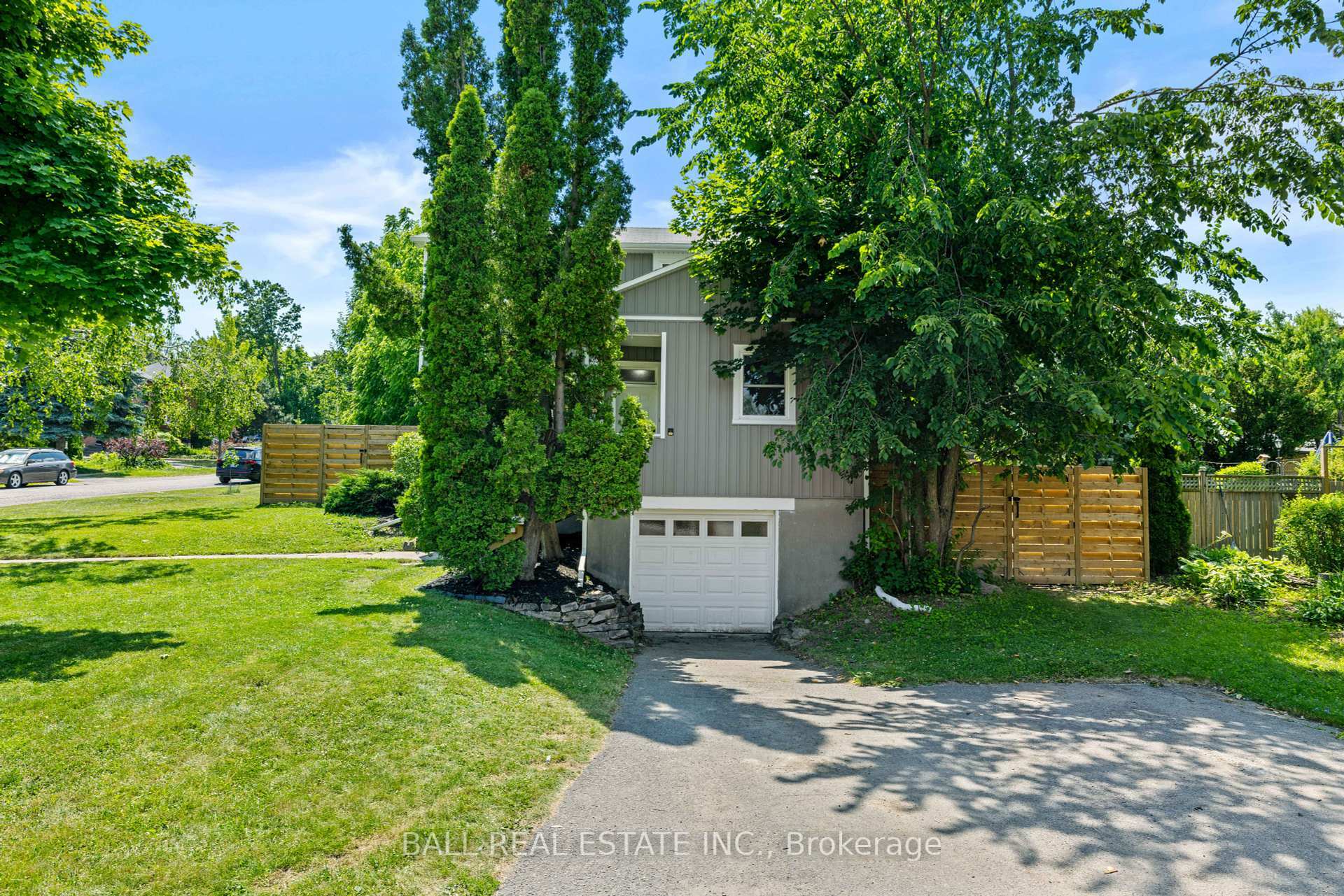 Property Photo: 10 Anne Street ON K9J 4S5