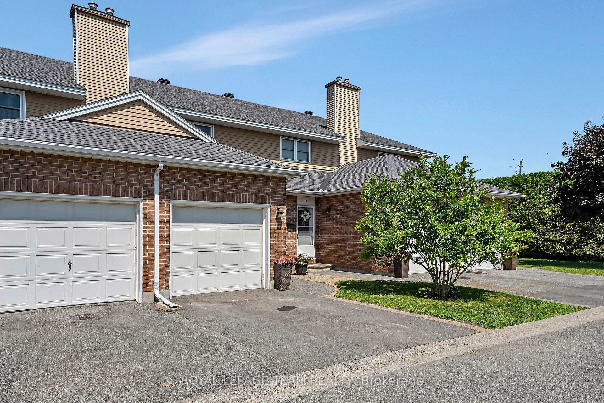 Property Photo: 12 Bentbrook Crescent 77 ON K2J 3X9