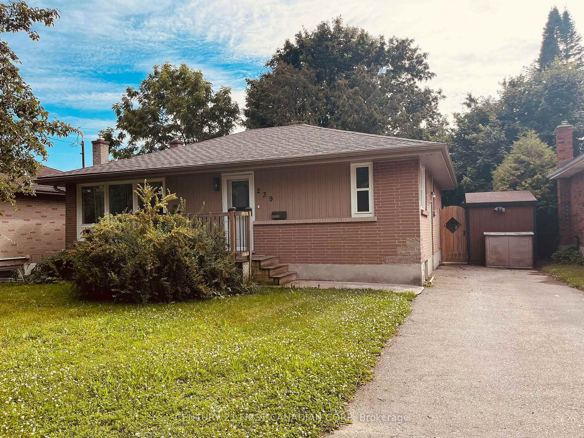 Property Photo: 239 Goddard Boulevard ON N5W 4Z9