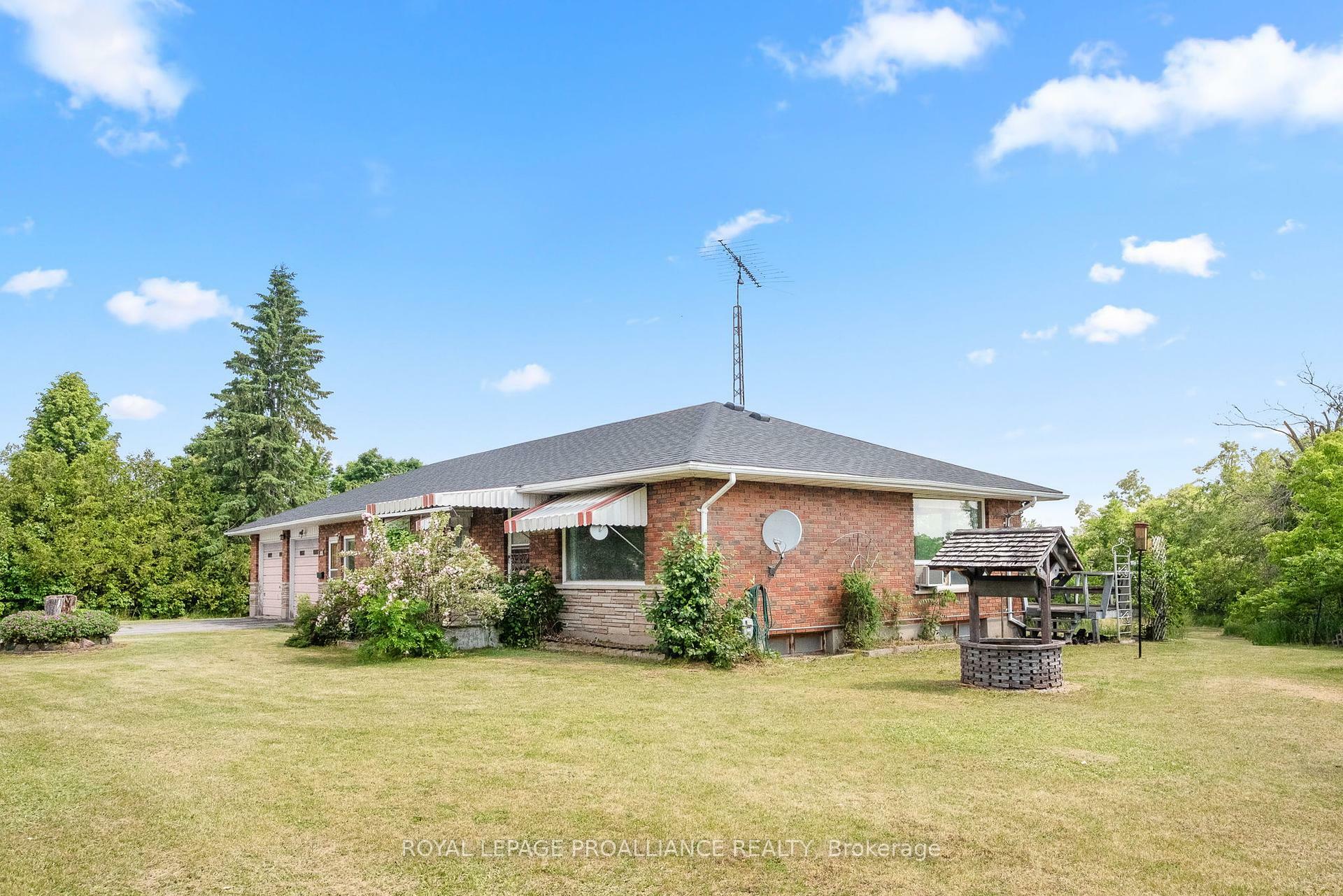 Property Photo: 42 Elizabeth Street ON K0L 1Y0