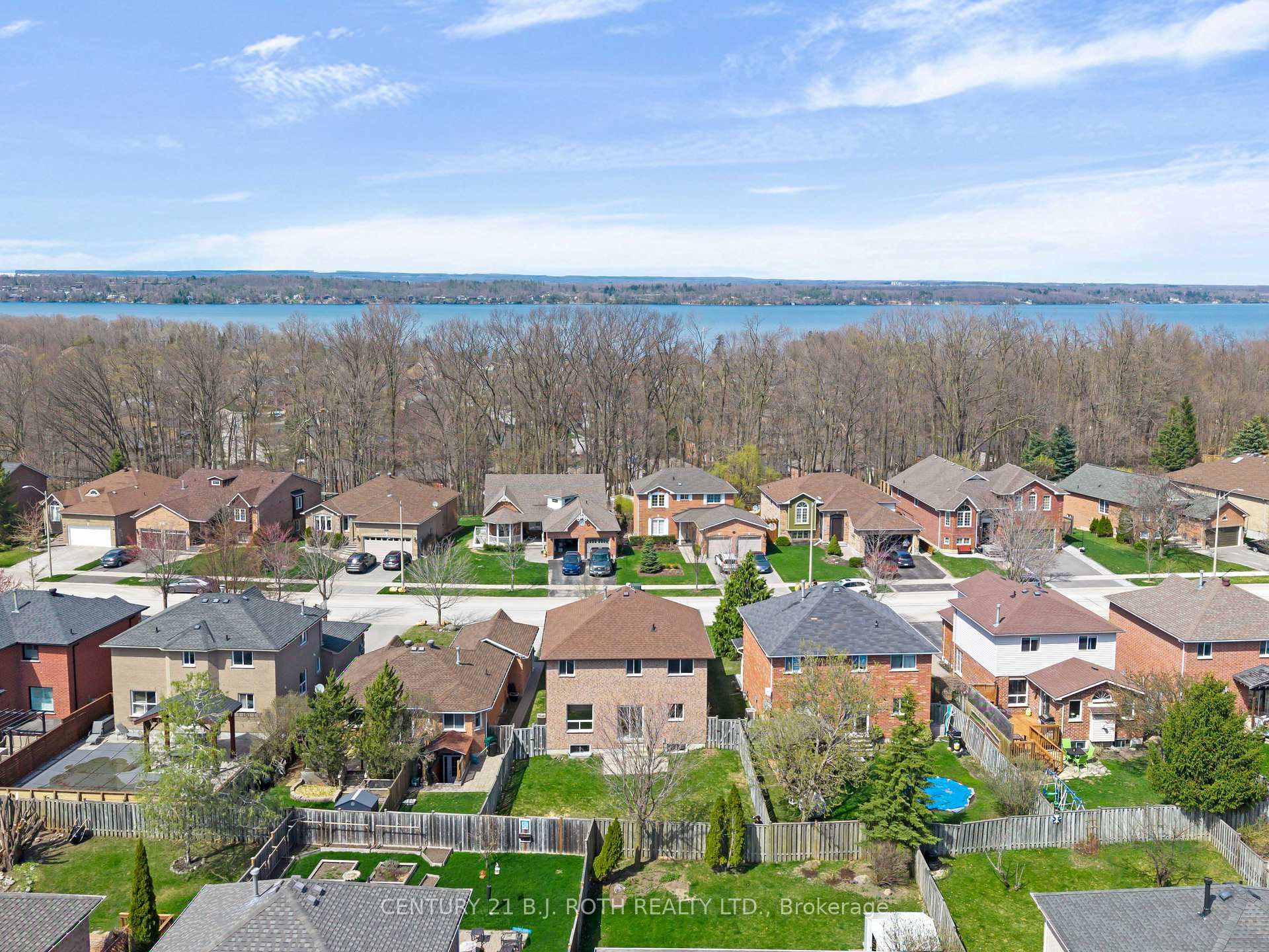 Photo de la propriété: 165 Taylor Drive ON L4N 8L1
