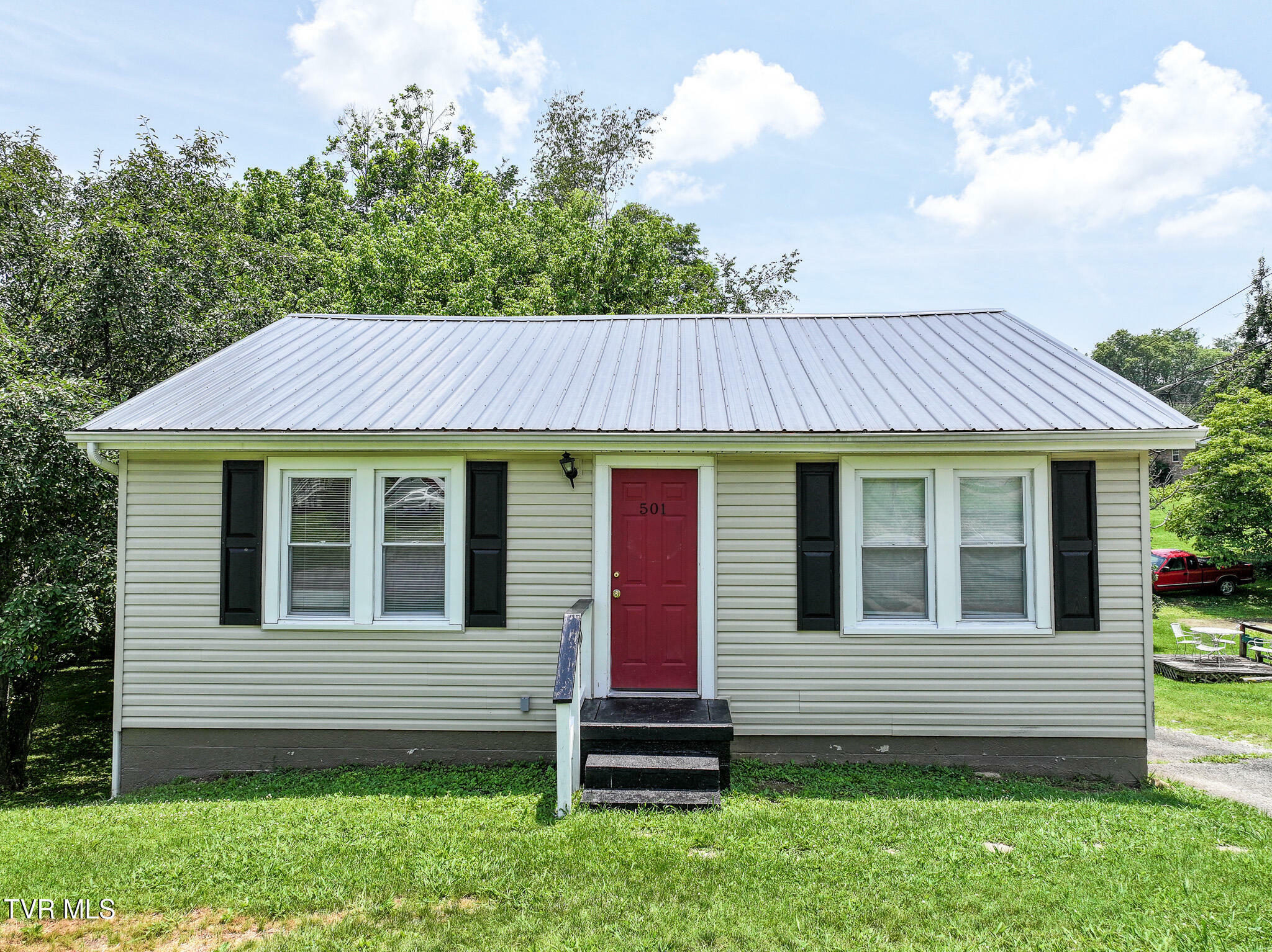 Property Photo: 501 South McKee Street TN 37743
