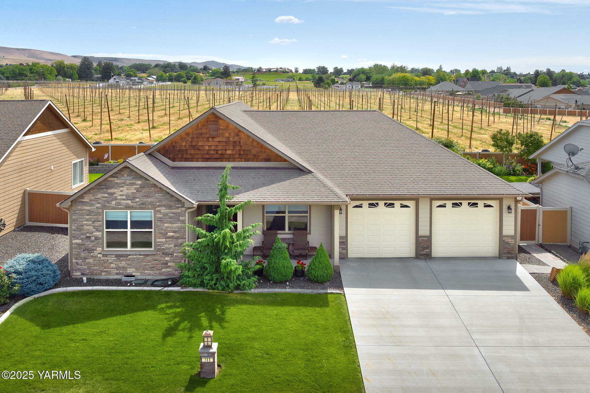 Property Photo: 311 Seasons Pky WA 98901