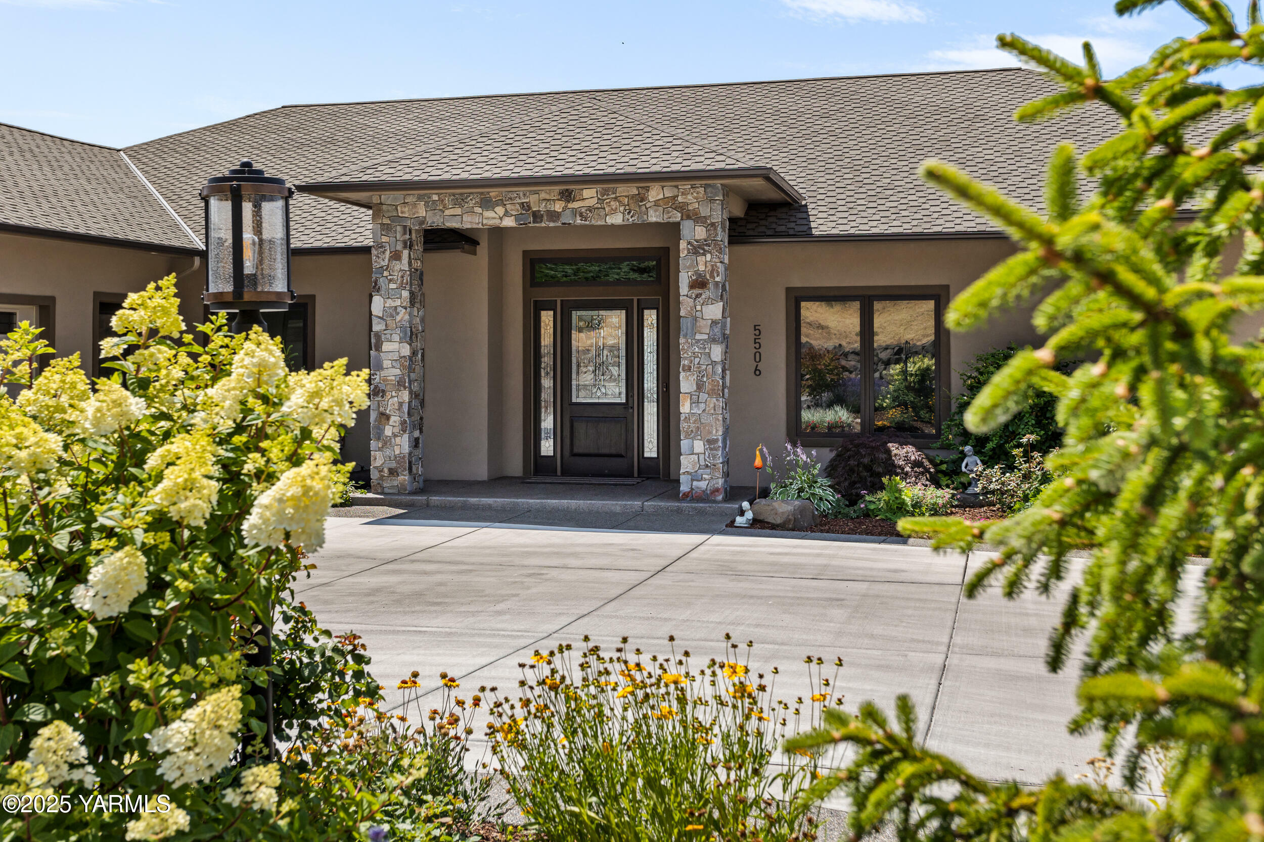 Property Photo:  5506 Marilane St  WA 98908 