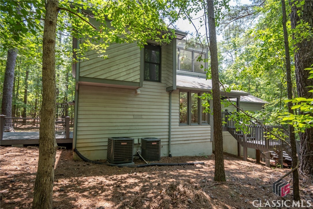 Property Photo: 102 Chickadee Court GA 30605