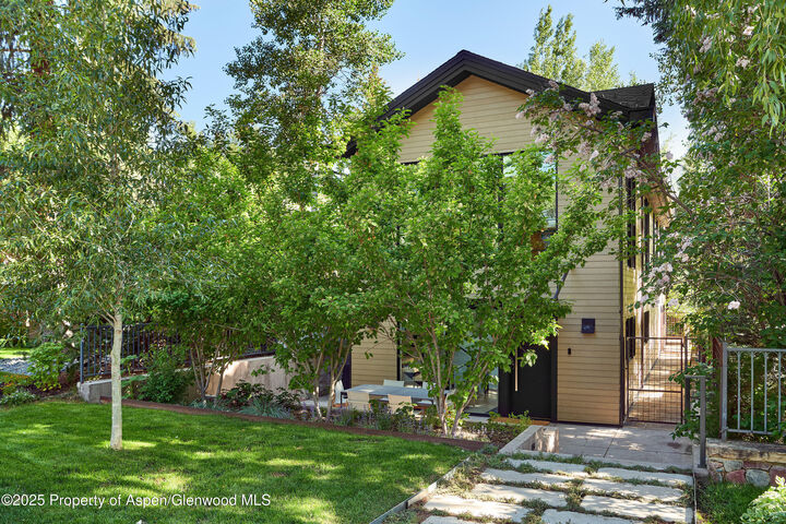 Property Photo:  612 W Francis Street  CO 81611 