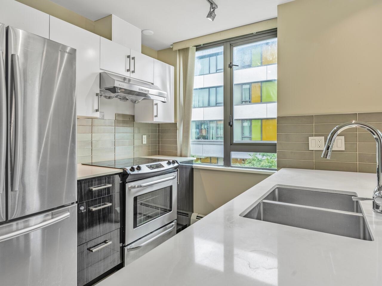 Property Photo: 2689 Kingsway 216 BC V5R 0C3