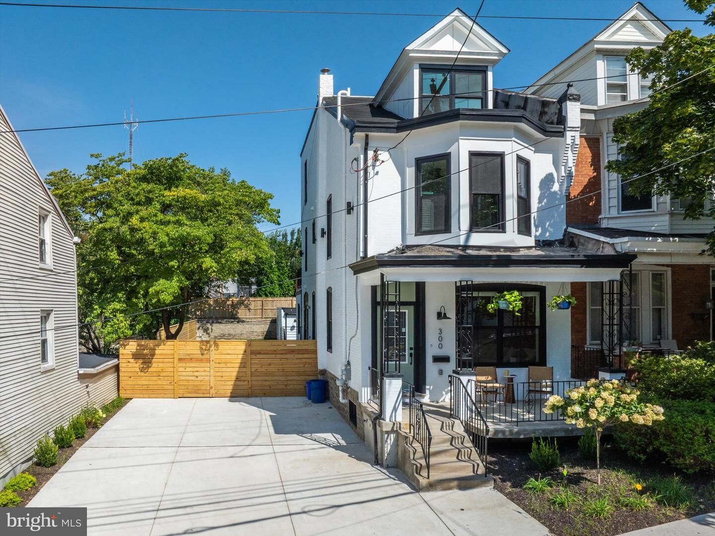 Property Photo: 300 Fountain Street PA 19128