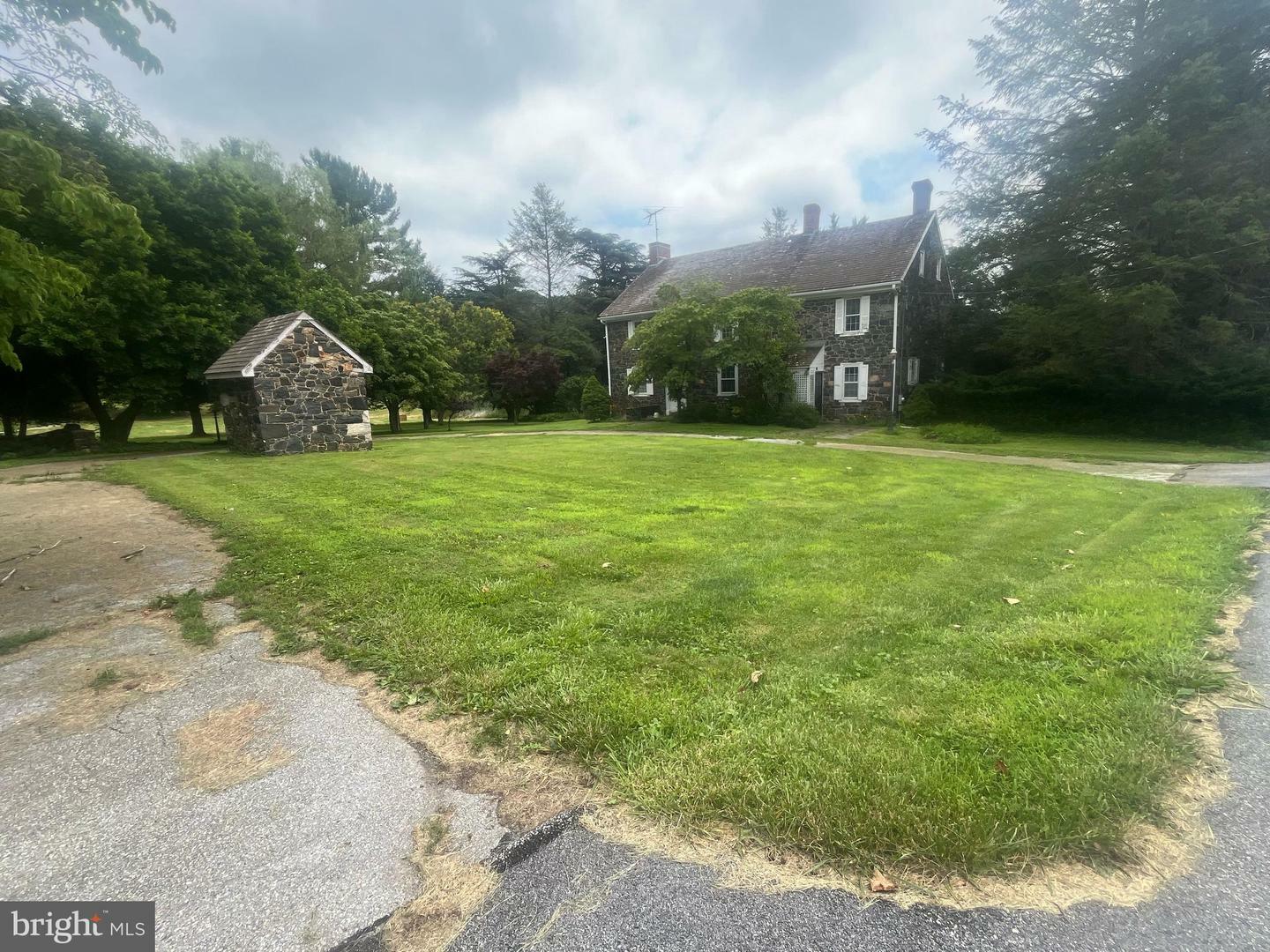 Property Photo: 117 Chandler Mill Road PA 19348