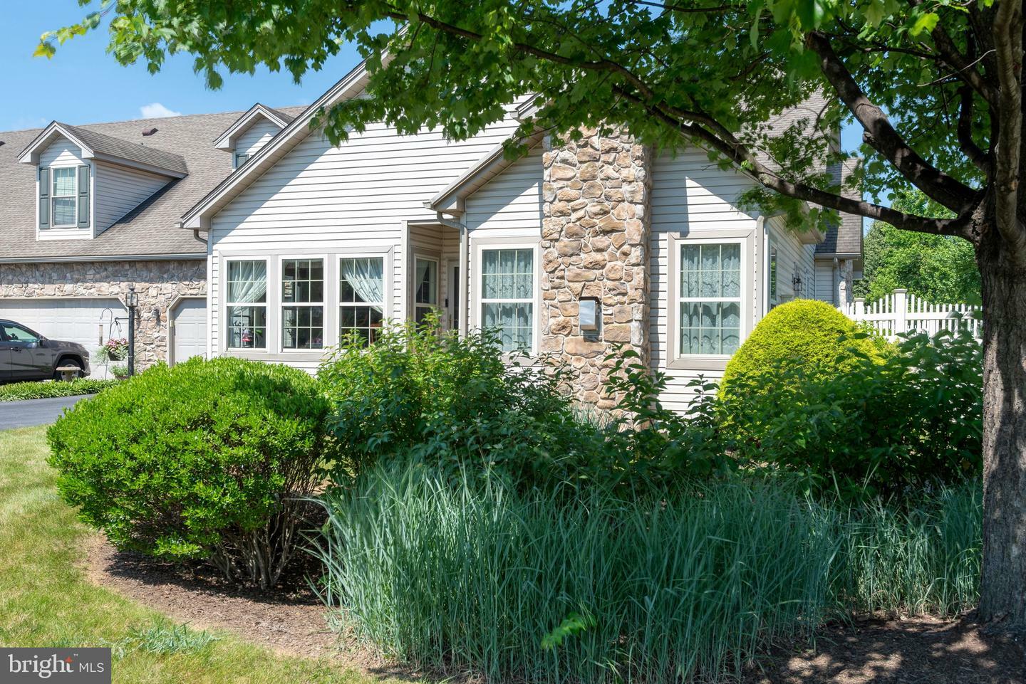 Property Photo: 320 Brookwood Drive PA 17078