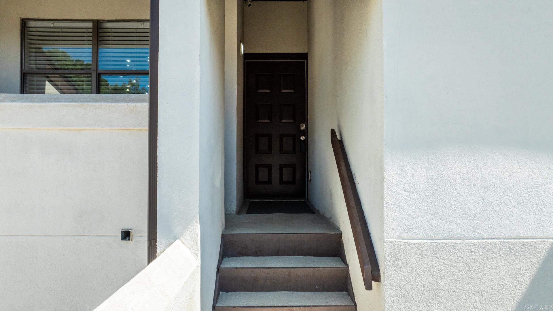 Property Photo: 301 Kings Row Drive AR 72207