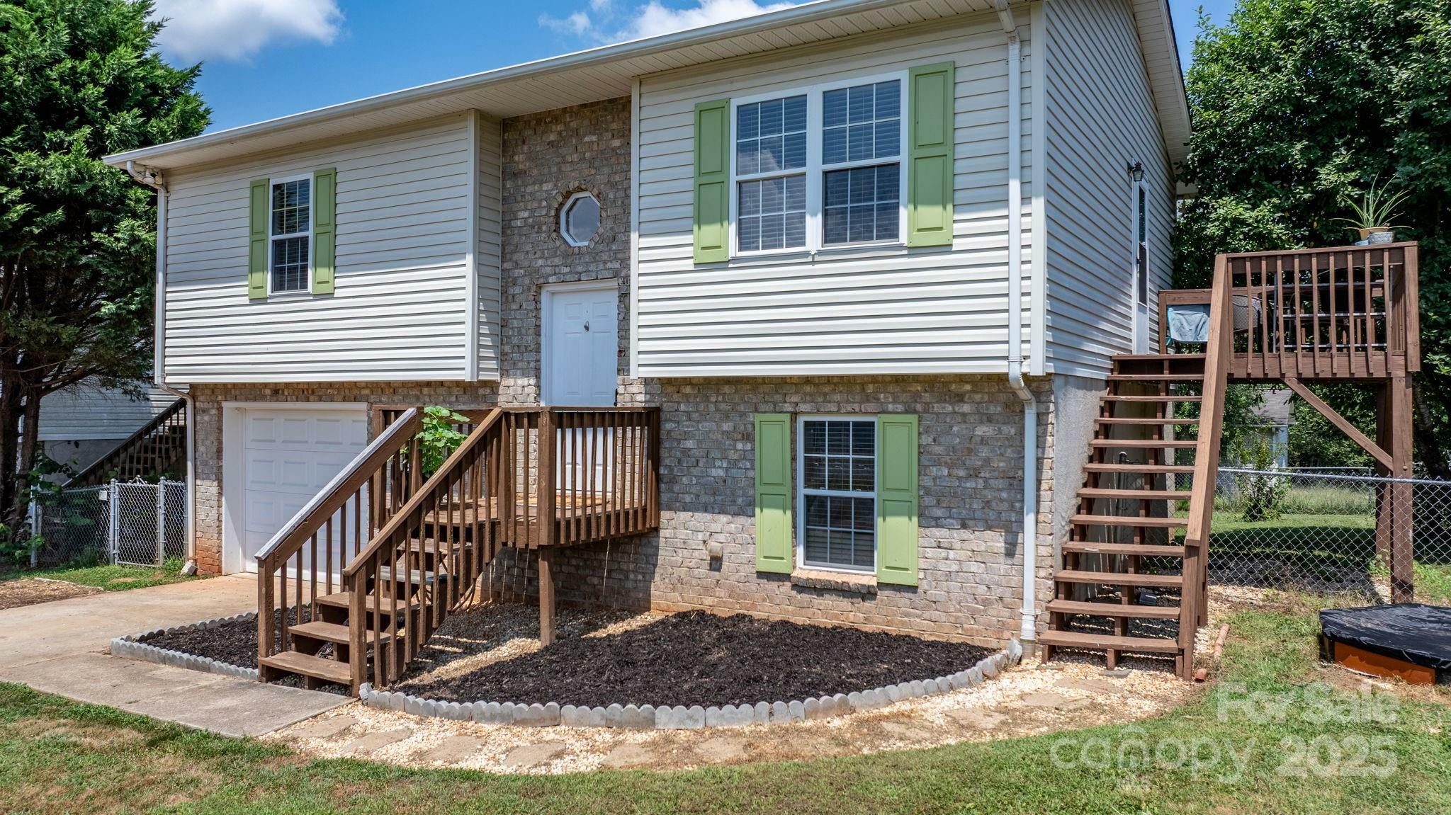 Property Photo:  23 Redwood Court  NC 28601 