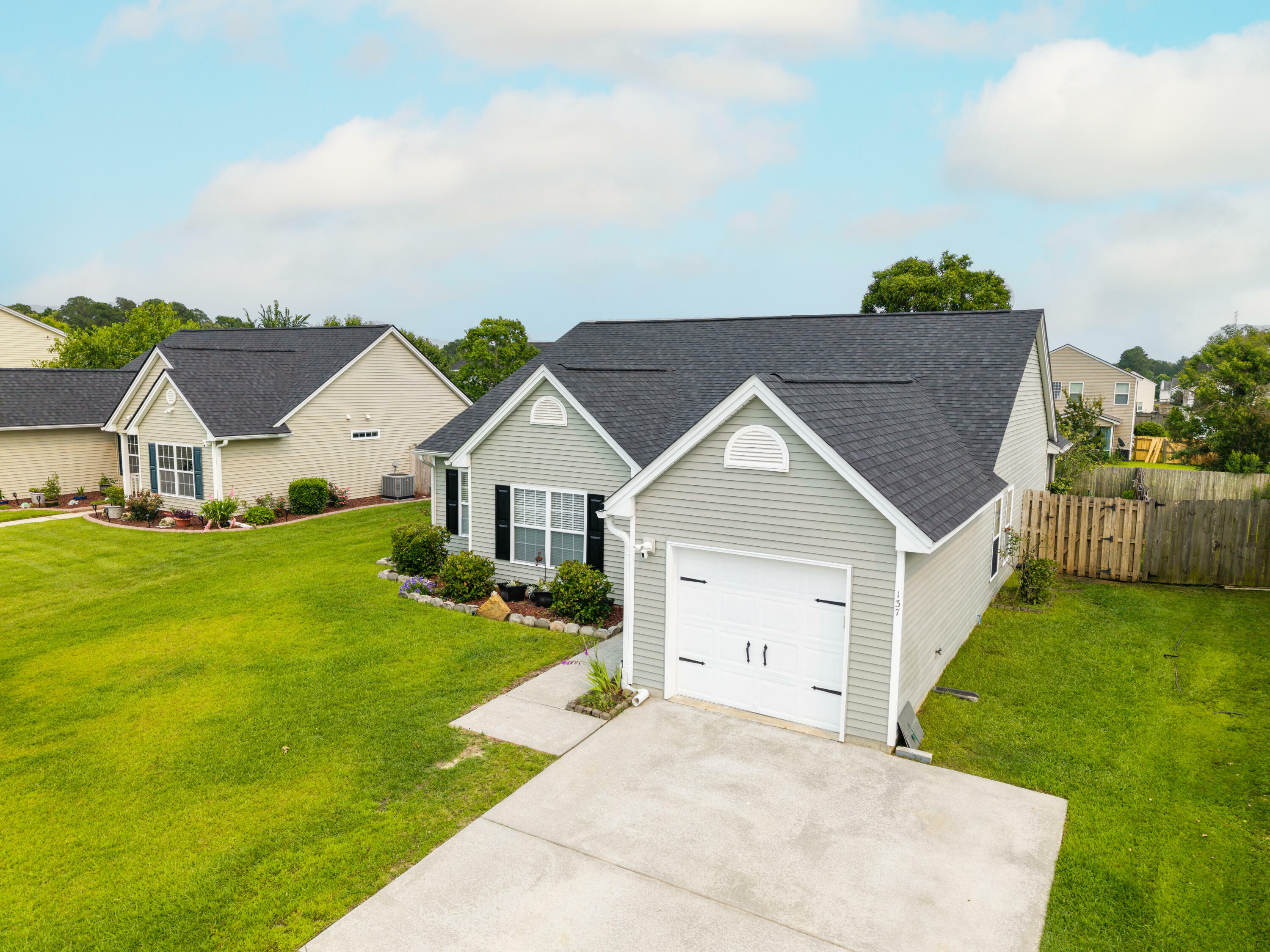 Property Photo: 137 Salem Creek Drive SC 29445