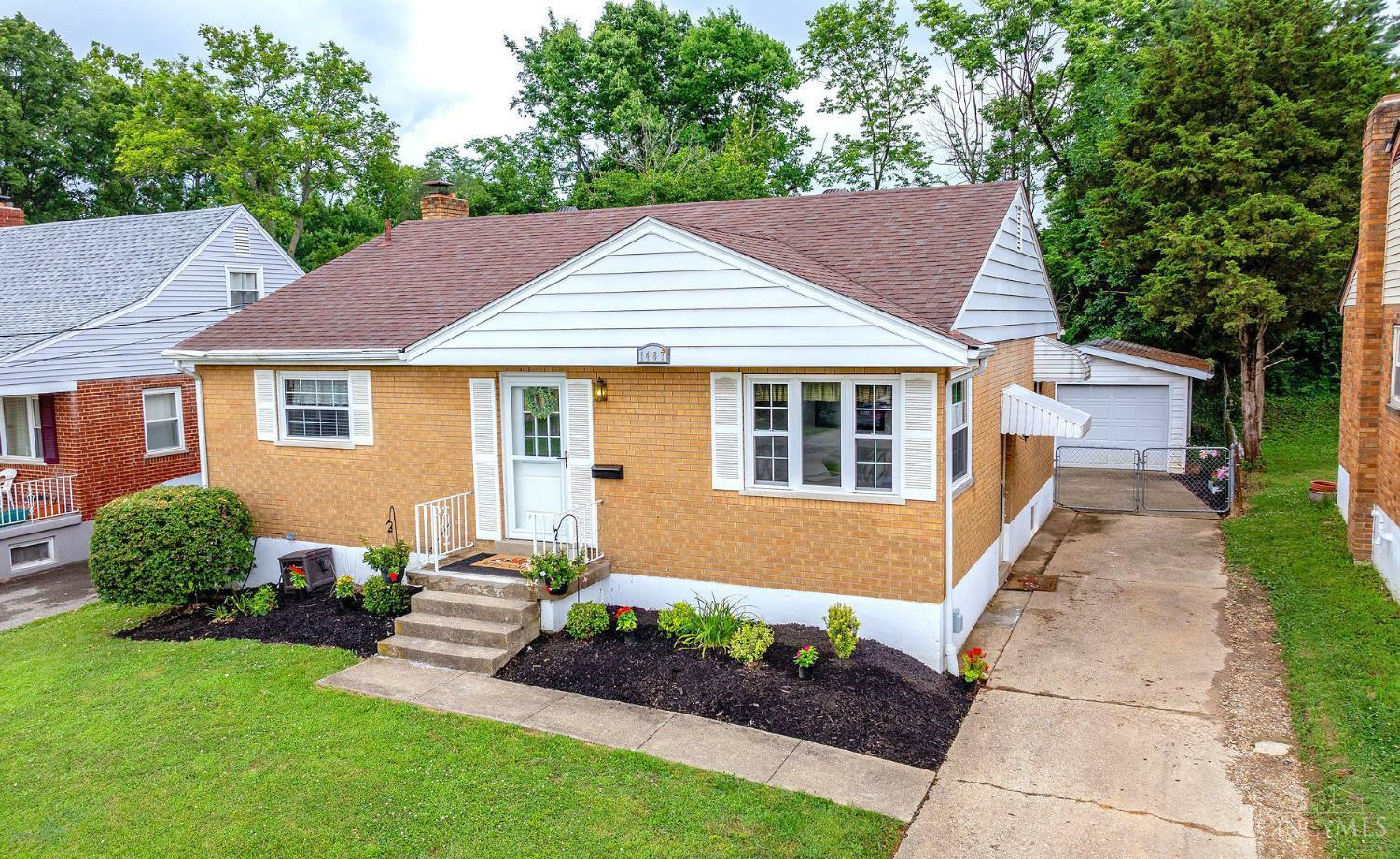 Property Photo: 1487 Foxwood Drive OH 45231