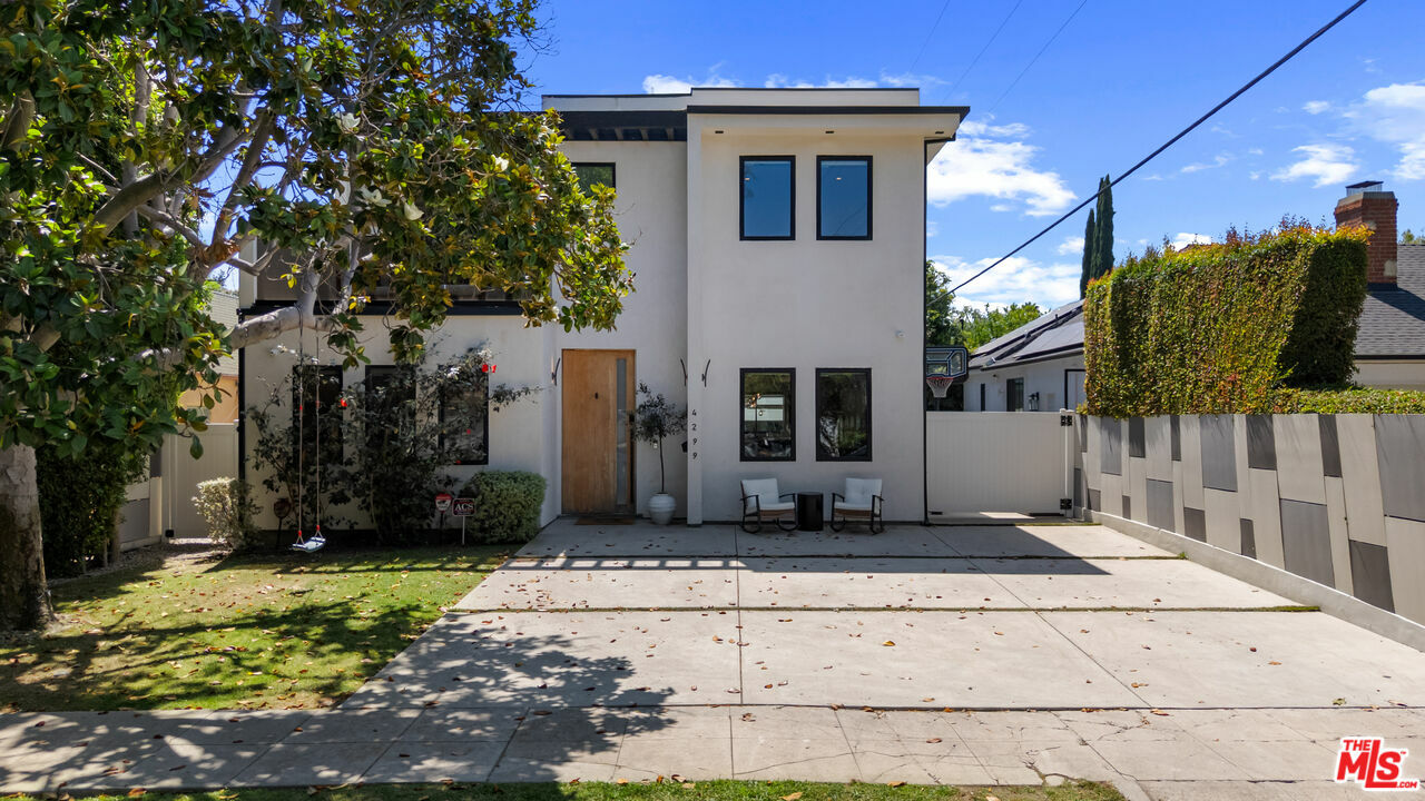 Property Photo:  4299 Elmer Ave  CA 91602 
