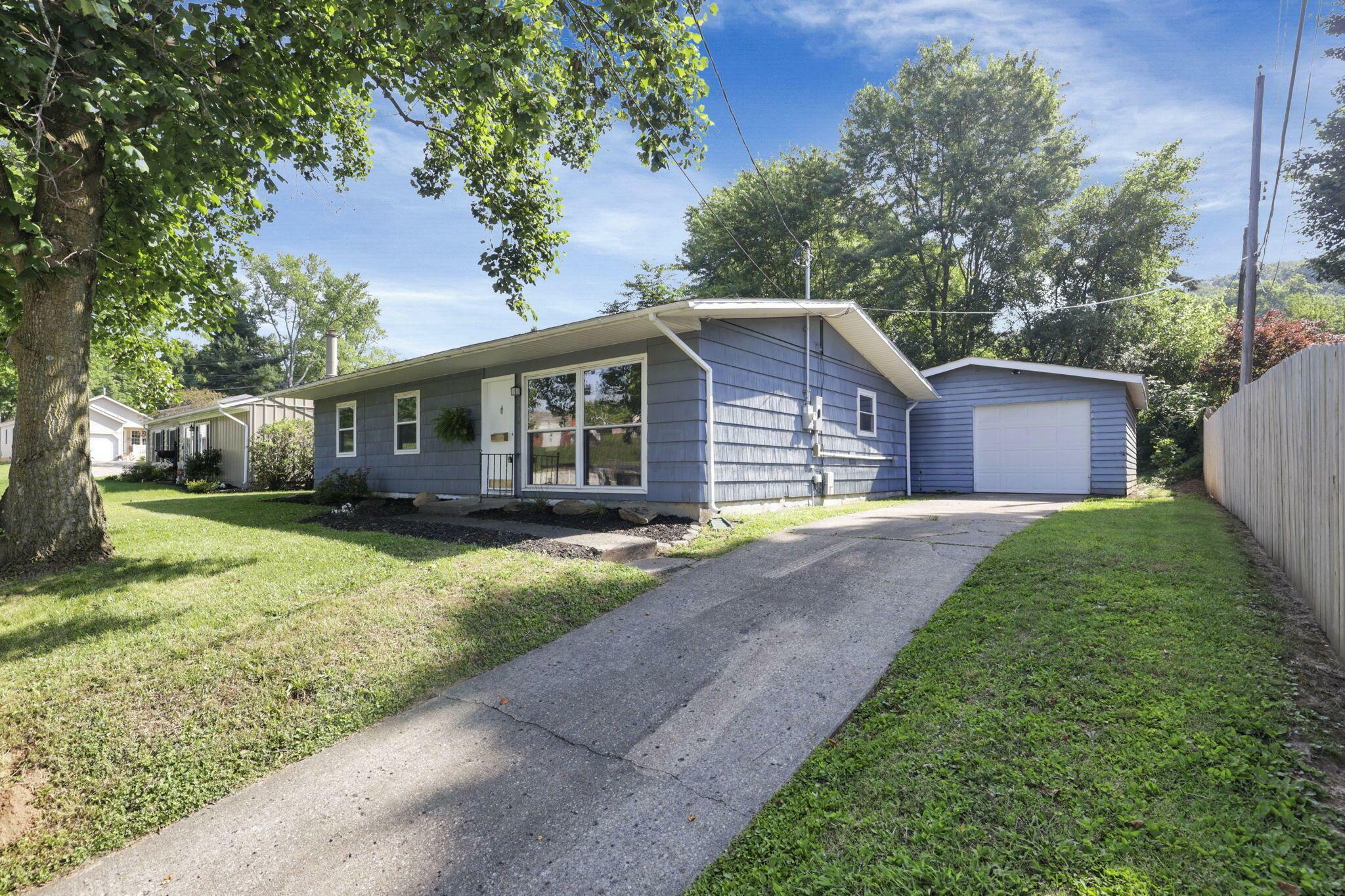 Property Photo:  1614 Long Street  OH 43130 