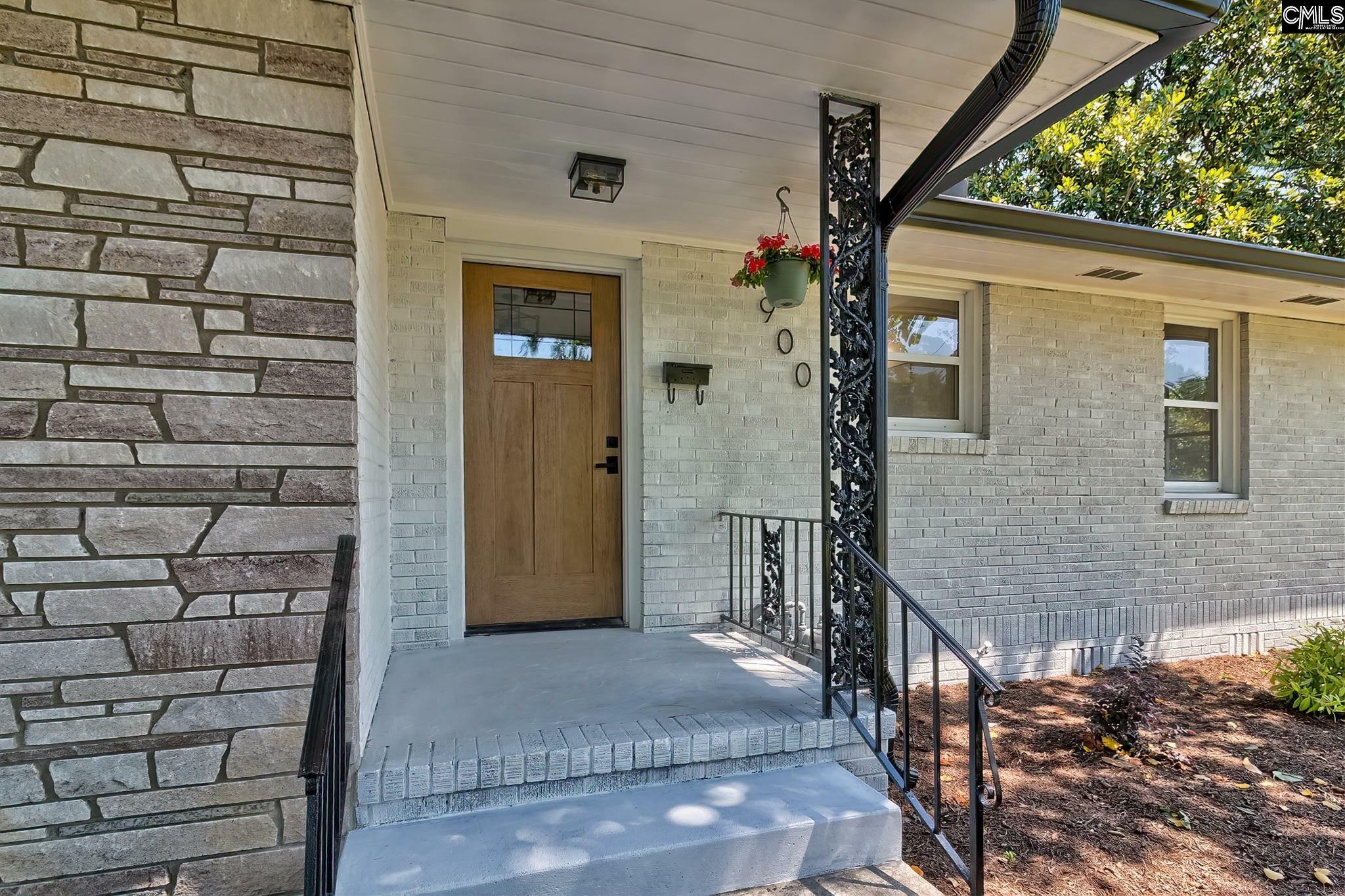 Property Photo:  900 Michaelmas (Aka M)  SC 29033 