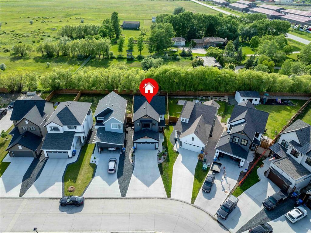 Property Photo: 91 Big Bluestem Road MB R2C 5S9