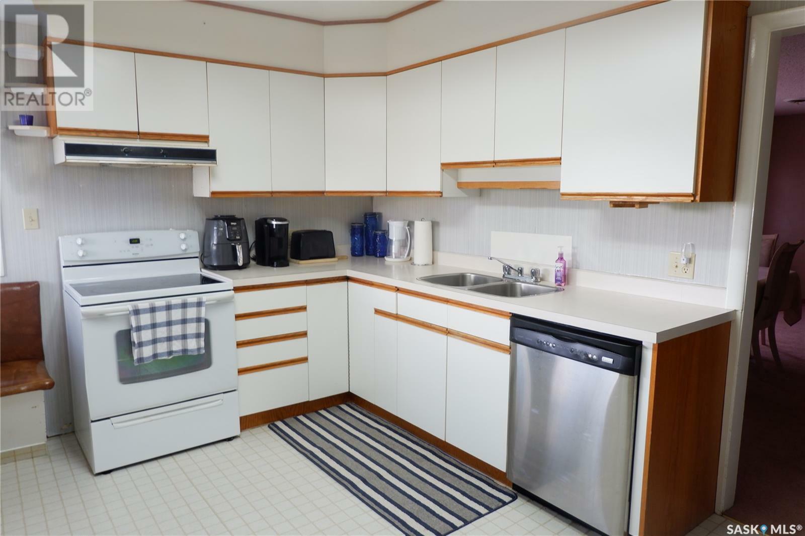 Property Photo: 48 2nd Avenue E SK S0H 2K0
