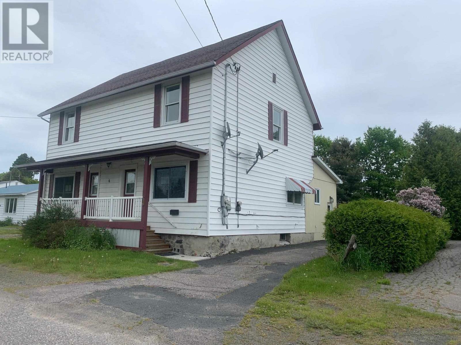 Photo de la propriété: 286-288 Federation St ON P0R 1C0