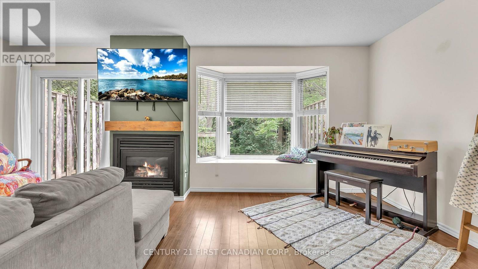 Property Photo:  9 Ailsa Place 25  ON N5Z 4Z6 