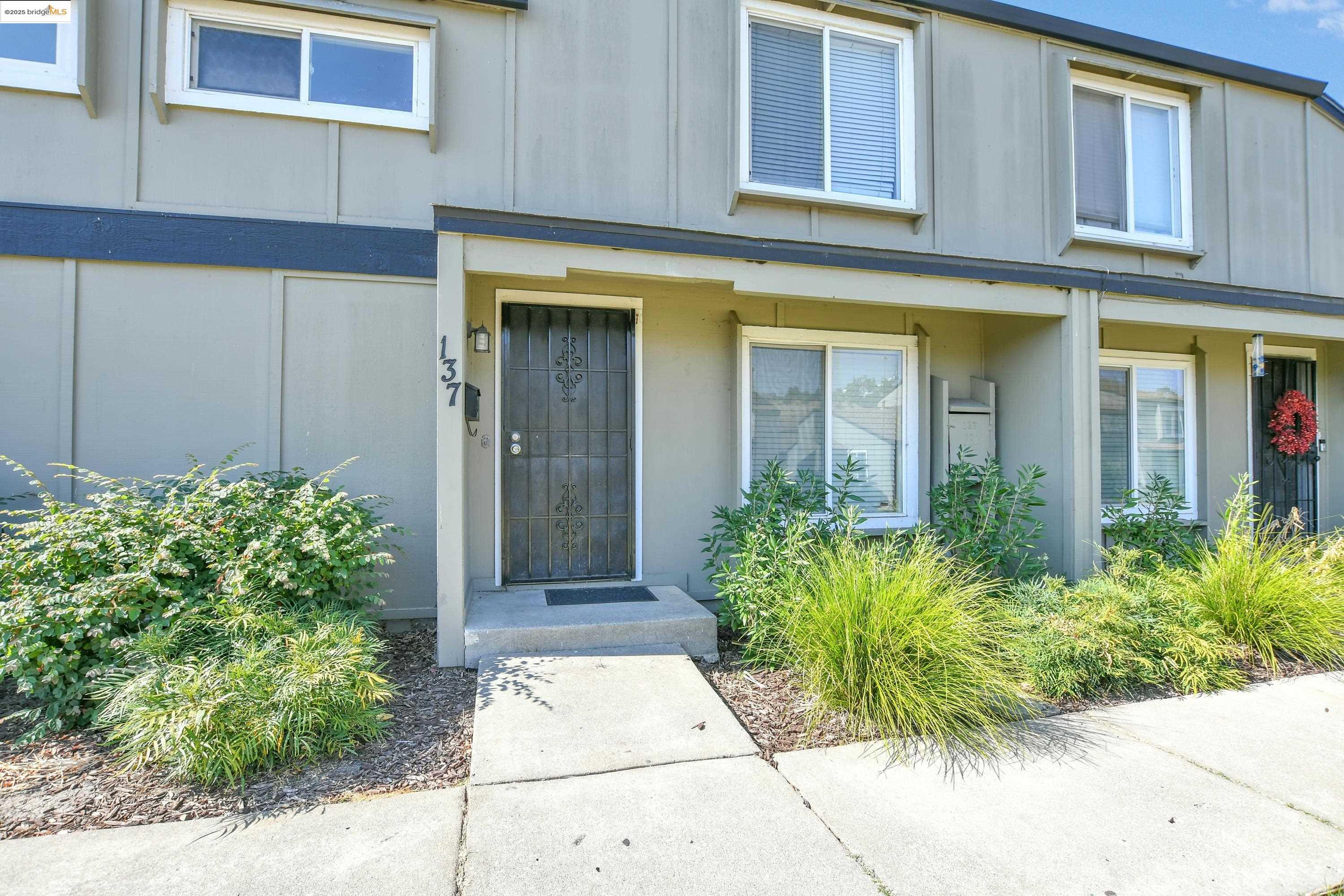 Property Photo: 137 Rainier Ln CA 94509