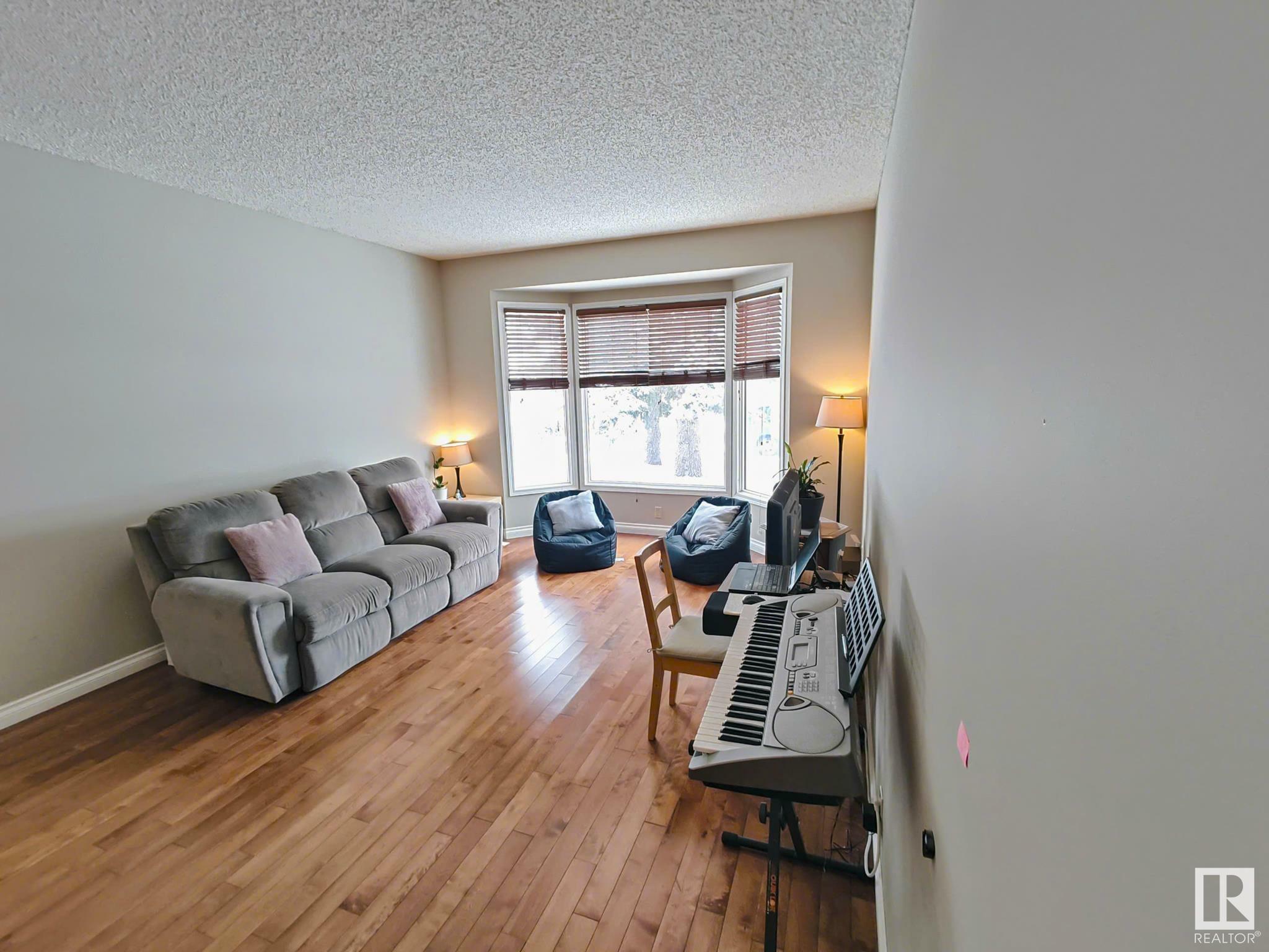 Property Photo: 10420 18 Avenue NW AB T6J 4Z7