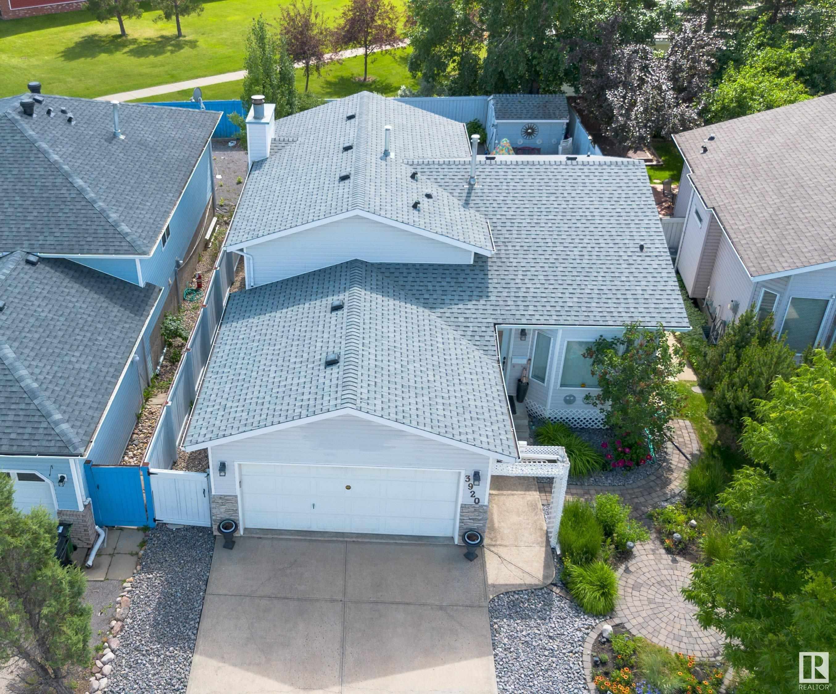 Photo de la propriété:  3920 33 Street NW  AB T6T 1J7 