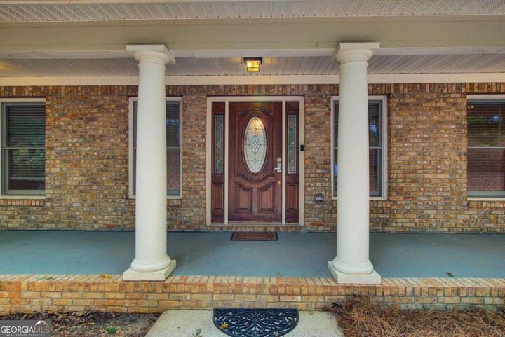 Property Photo: 155 Skyview Drive GA 30025